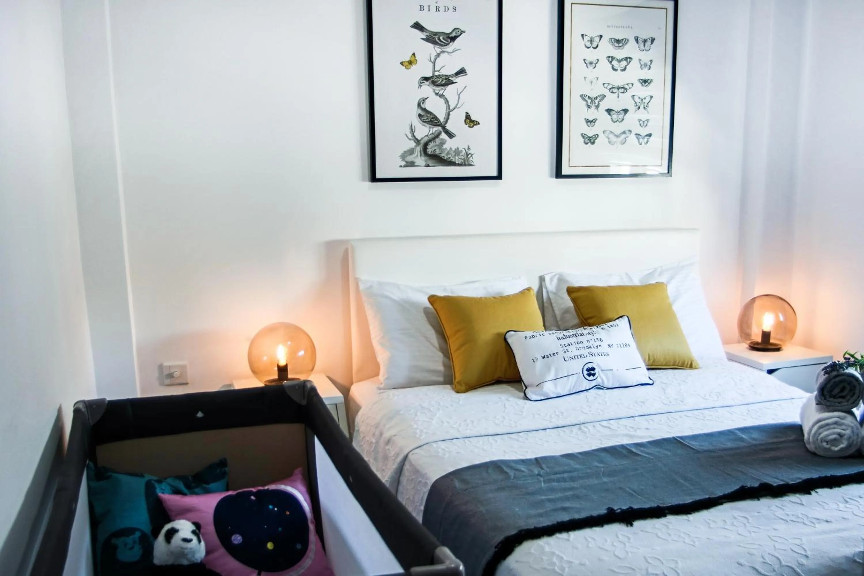 Bed in Phaedrus Living Seaview Luxury Flat Lighthouse 53