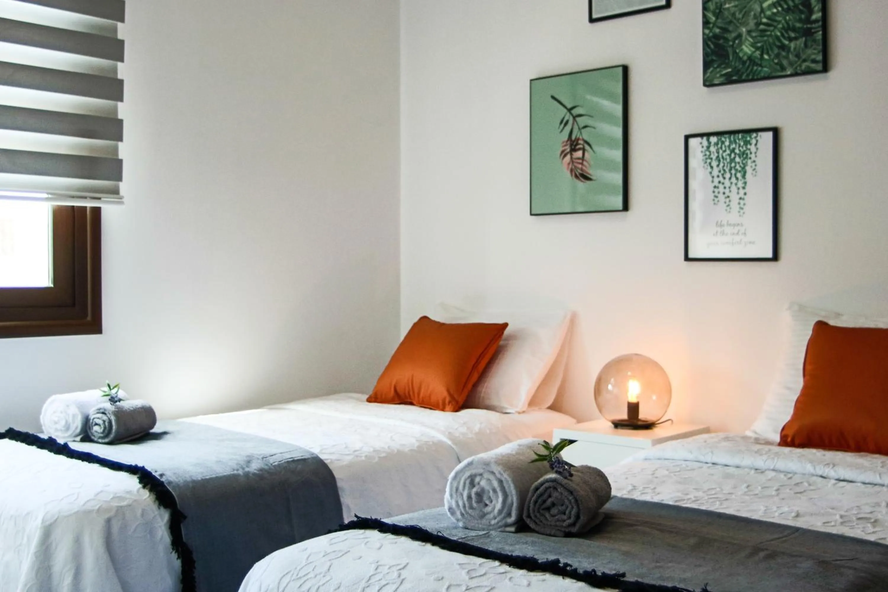 Bed in Phaedrus Living Seaview Luxury Flat Lighthouse 53