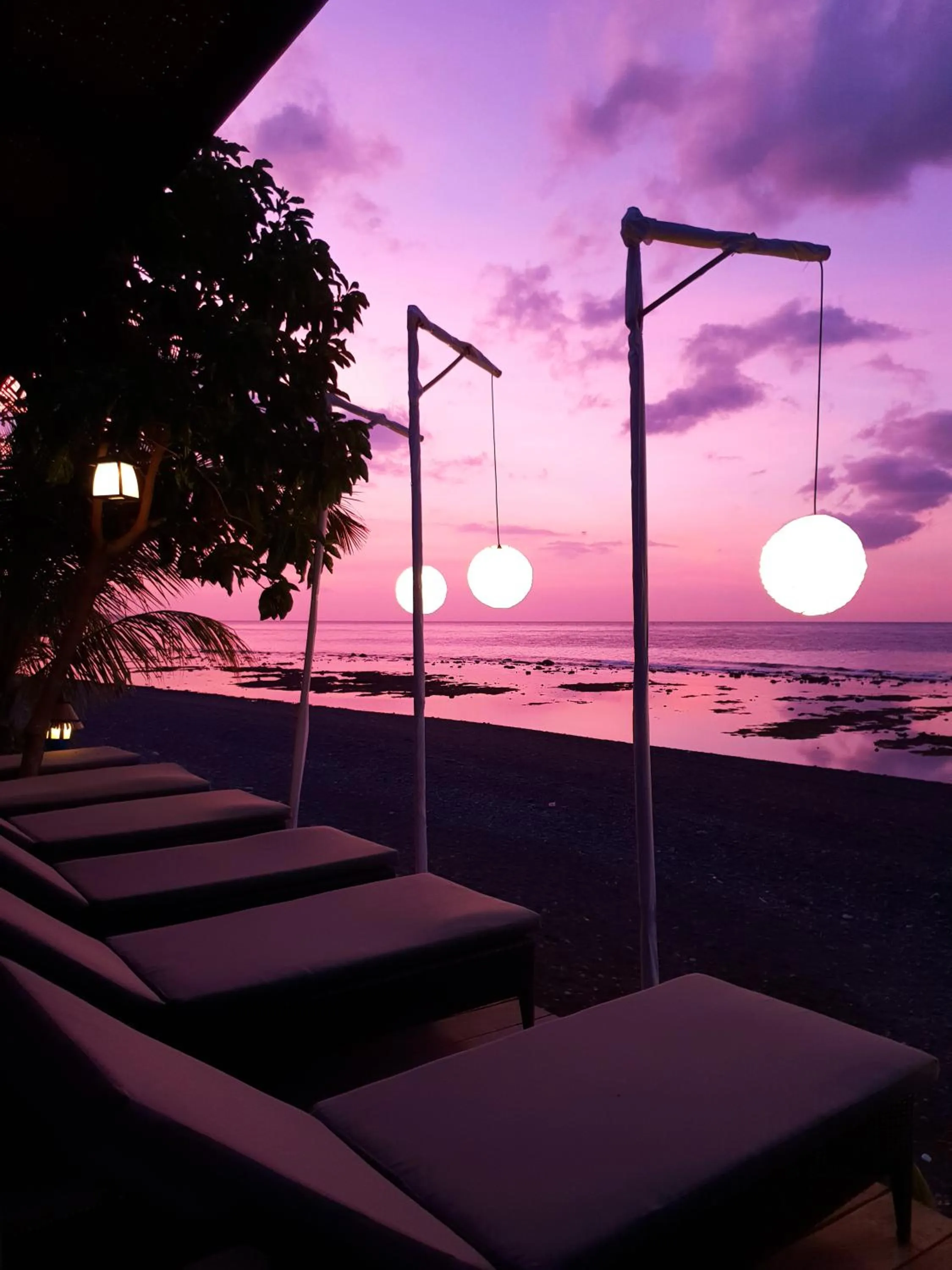 Beach in Amed Lodge by Sudamala Resorts