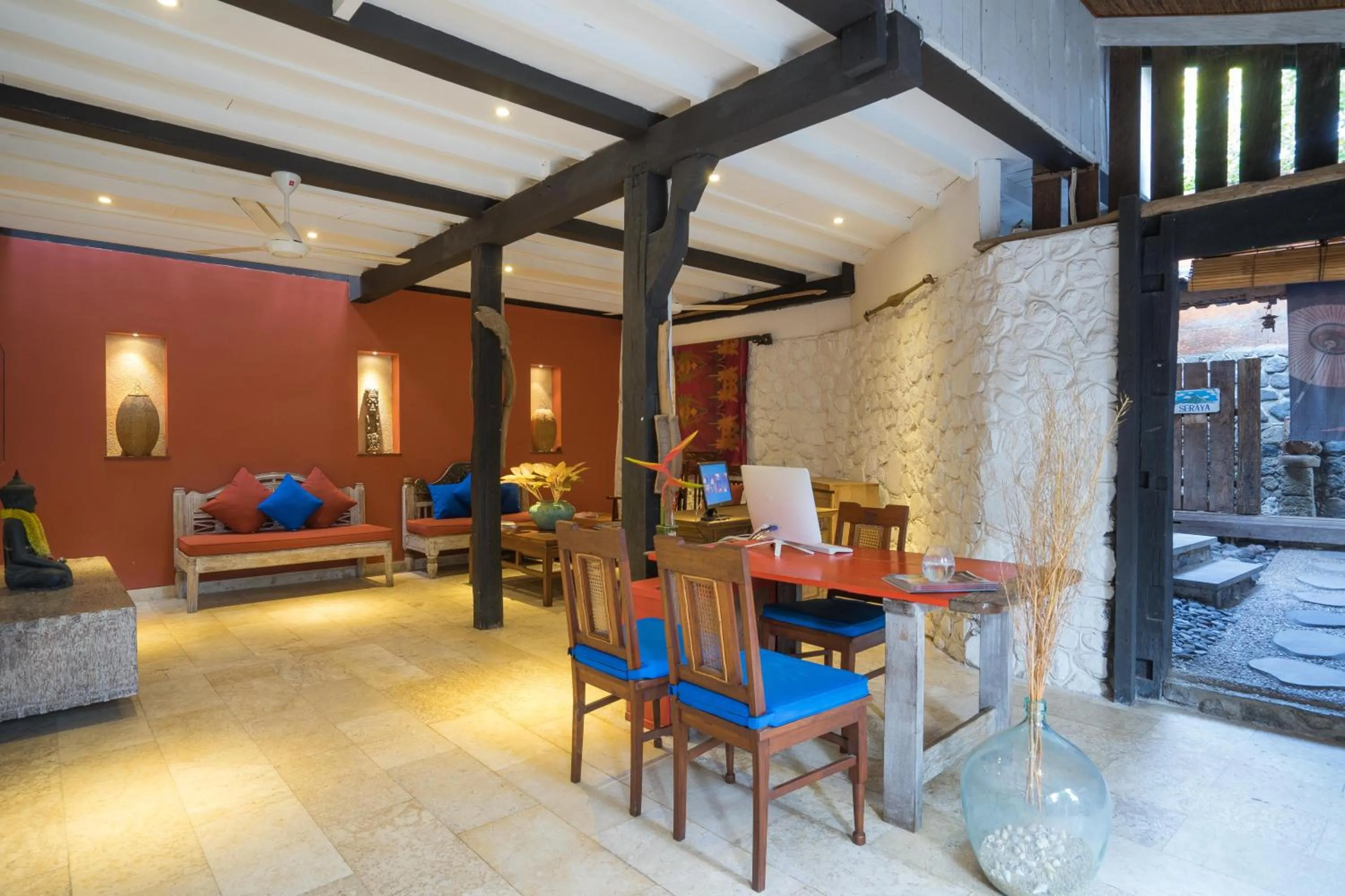 Lobby or reception in Amed Lodge by Sudamala Resorts