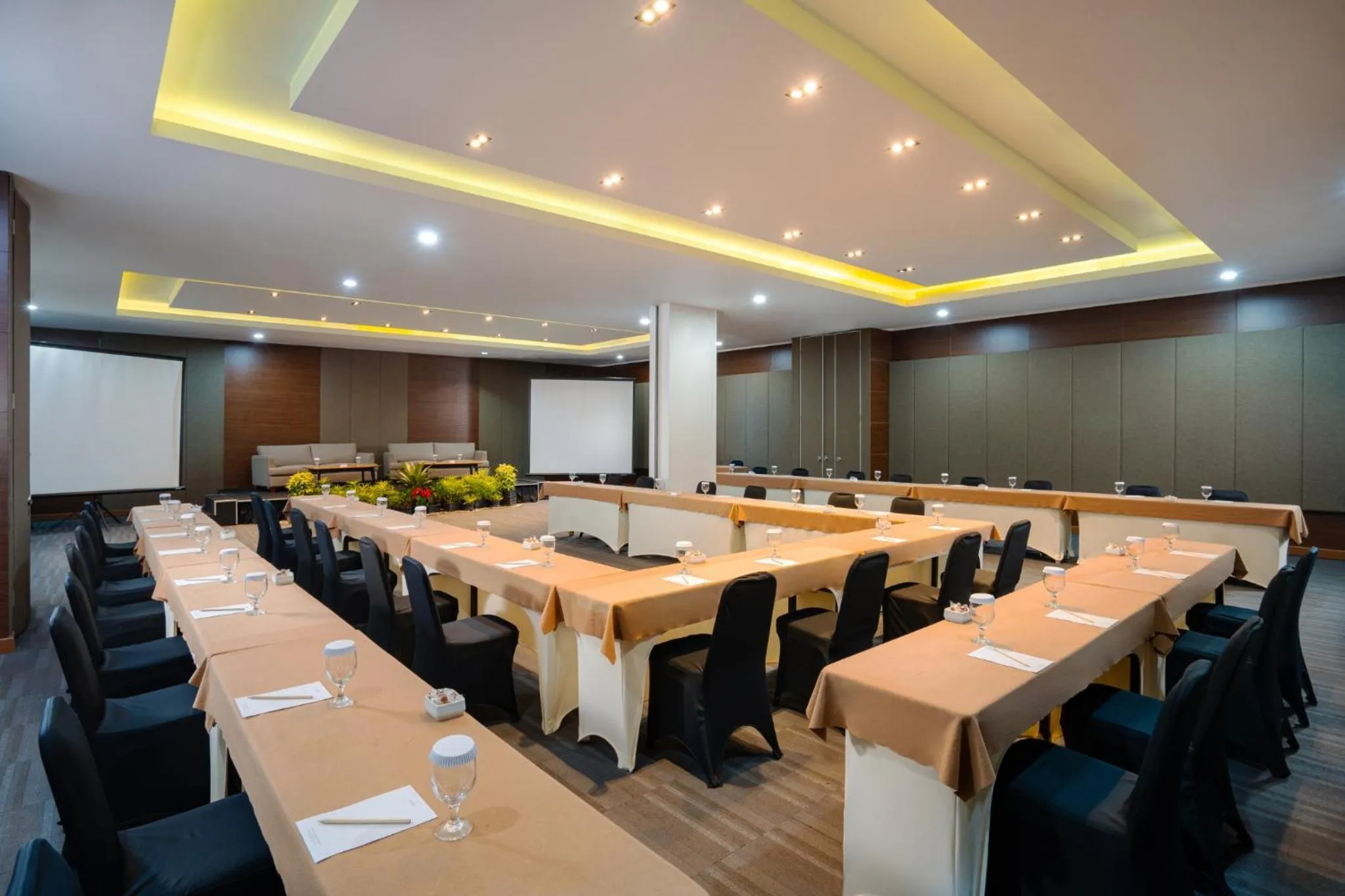 Meeting/conference room in Laska Hotel Sukabumi