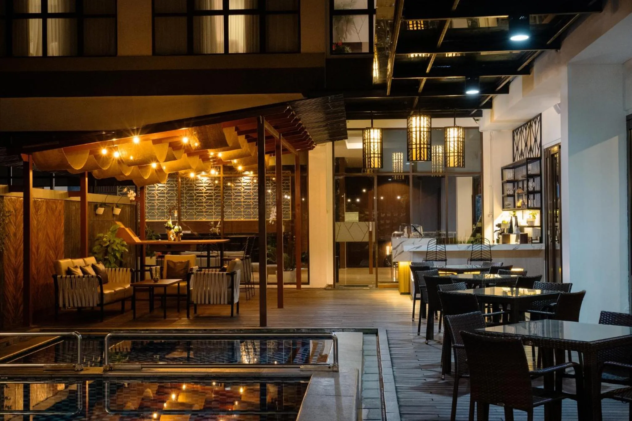 Restaurant/Places to Eat in Hotel Santika Sukabumi