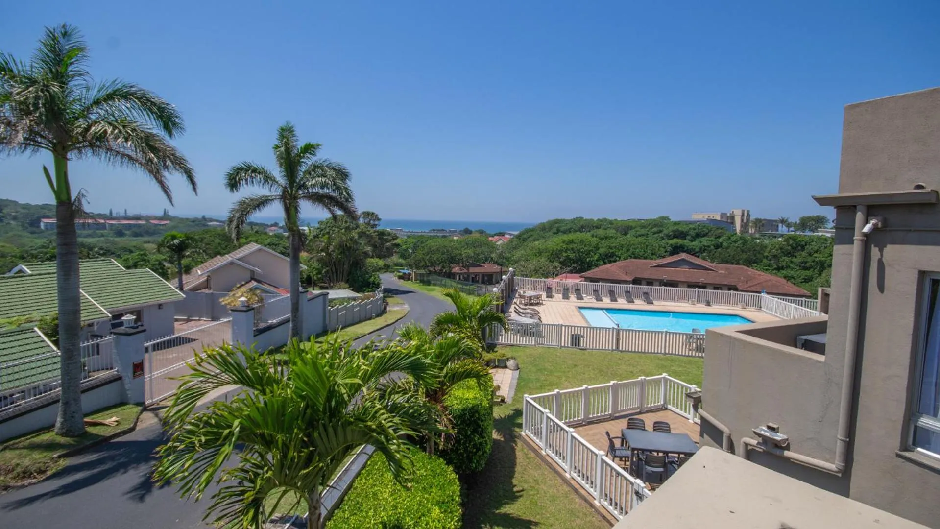 Swimming pool in Falling Waters Guest House