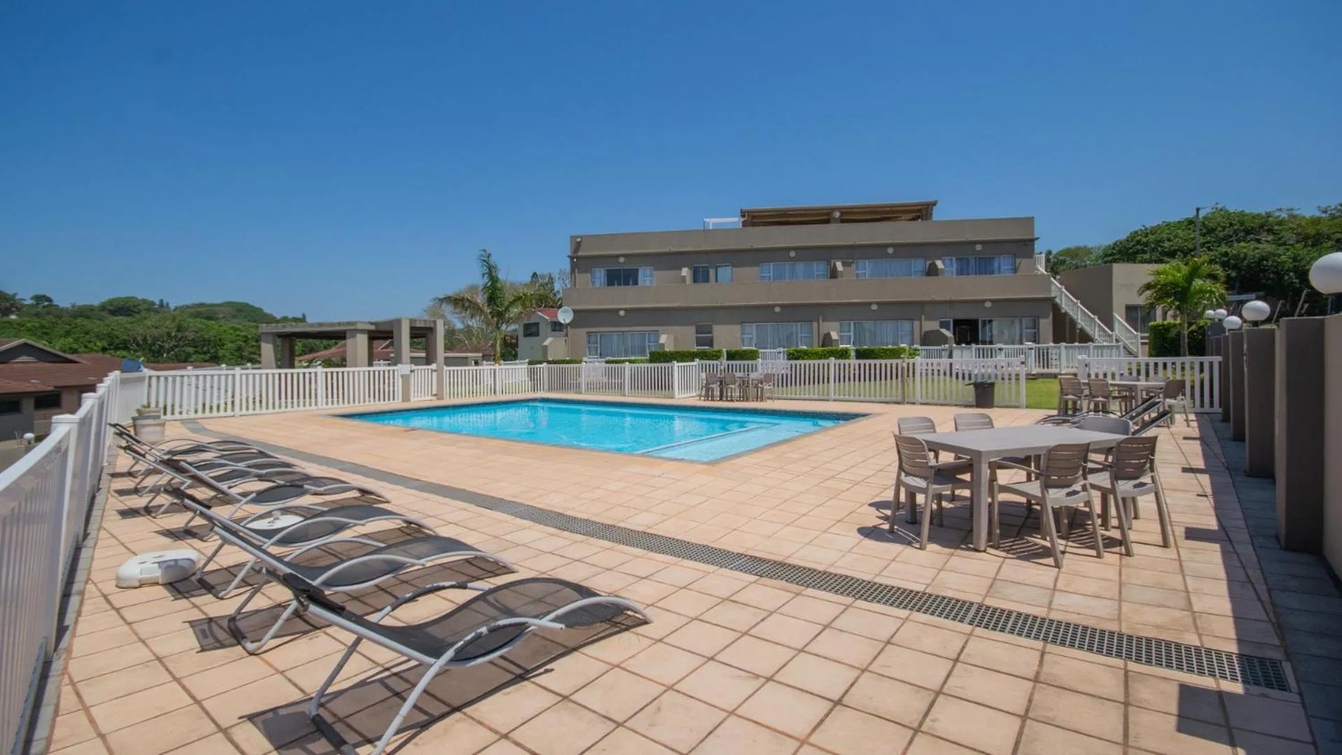 Swimming pool in Falling Waters Guest House