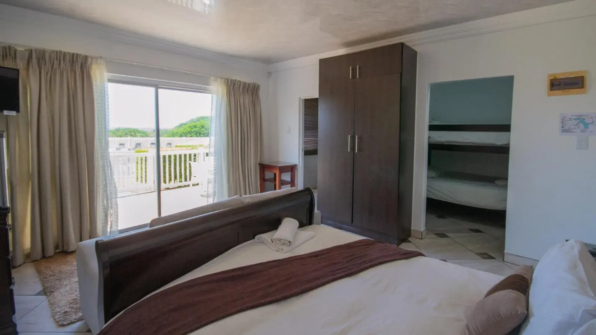 Family Room with Garden View in Falling Waters Guest House Family Room with Garden View in Falling Waters Guest House