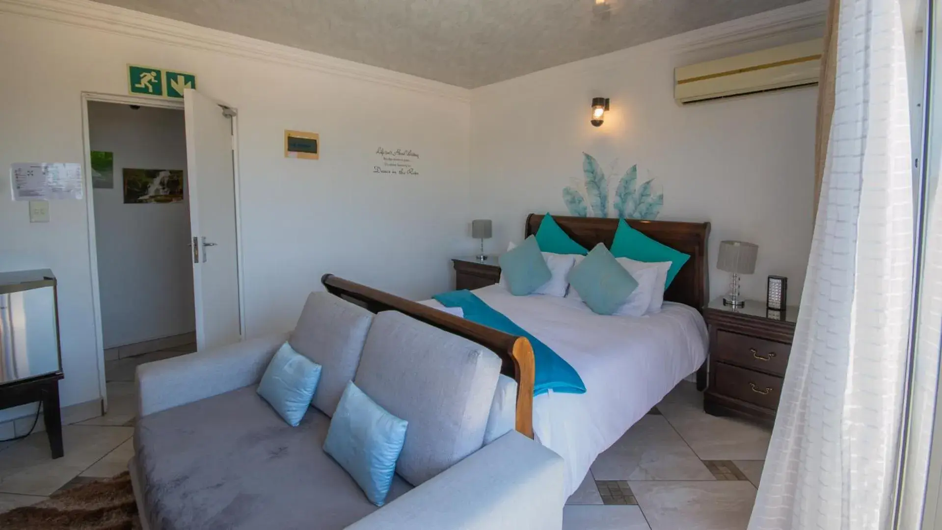 Double Room with Ocean View in Falling Waters Guest House Double Room with Ocean View in Falling Waters Guest House