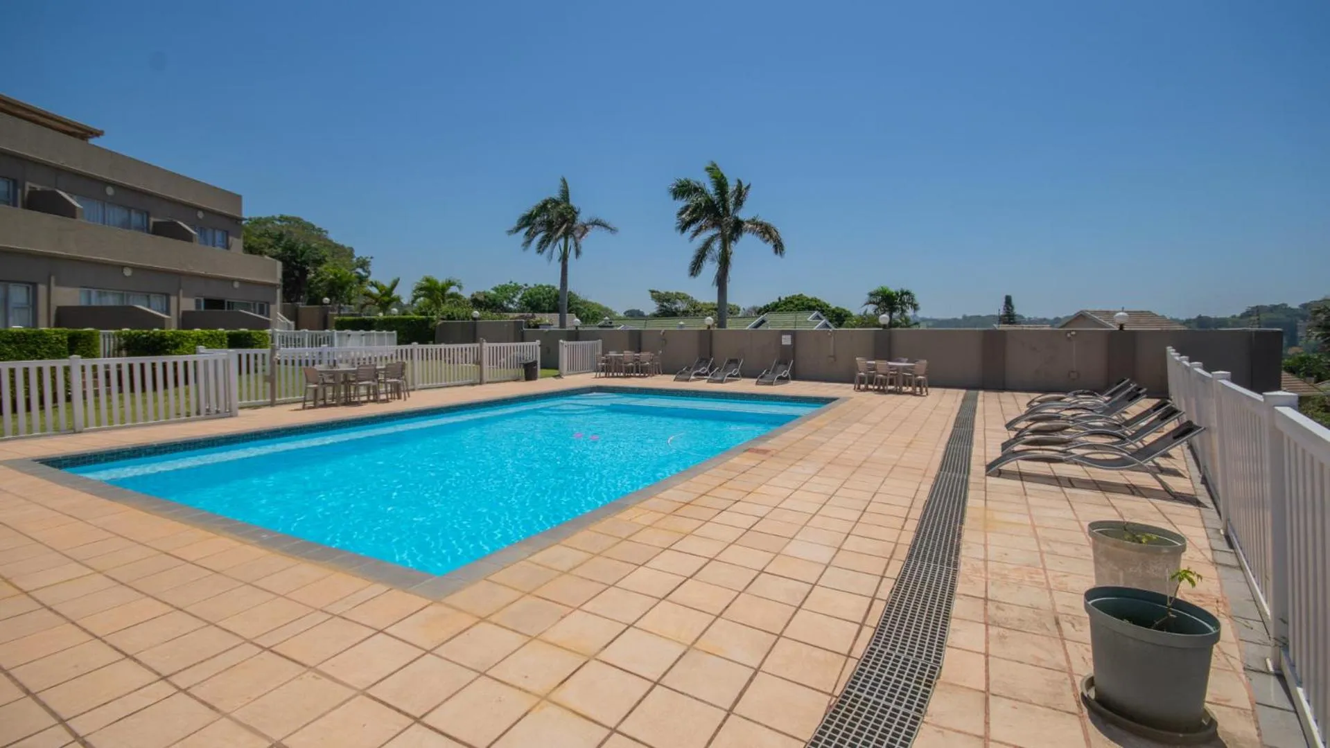 Swimming pool in Falling Waters Guest House