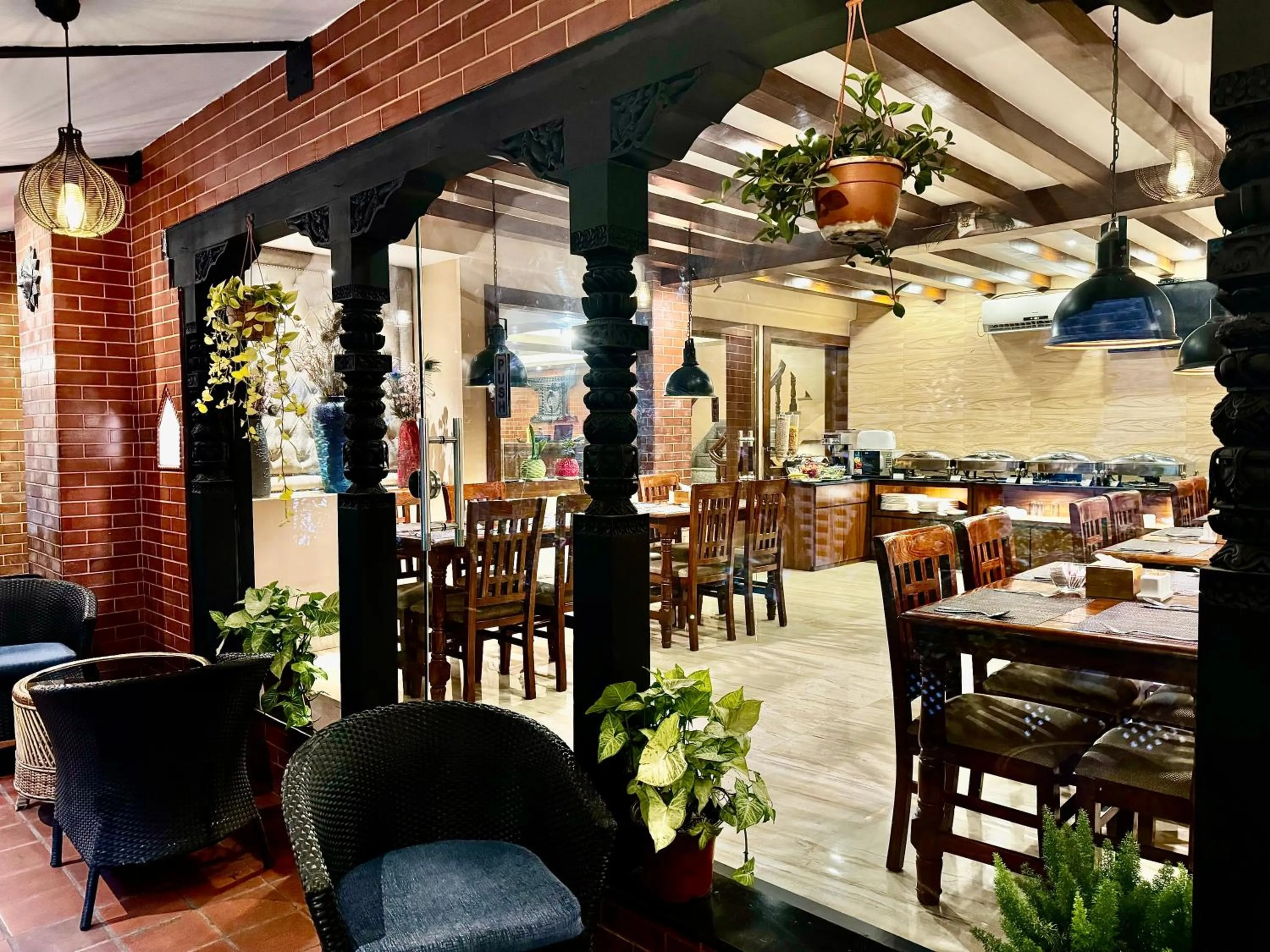 Restaurant/places to eat in Kumari Boutique Hotel
