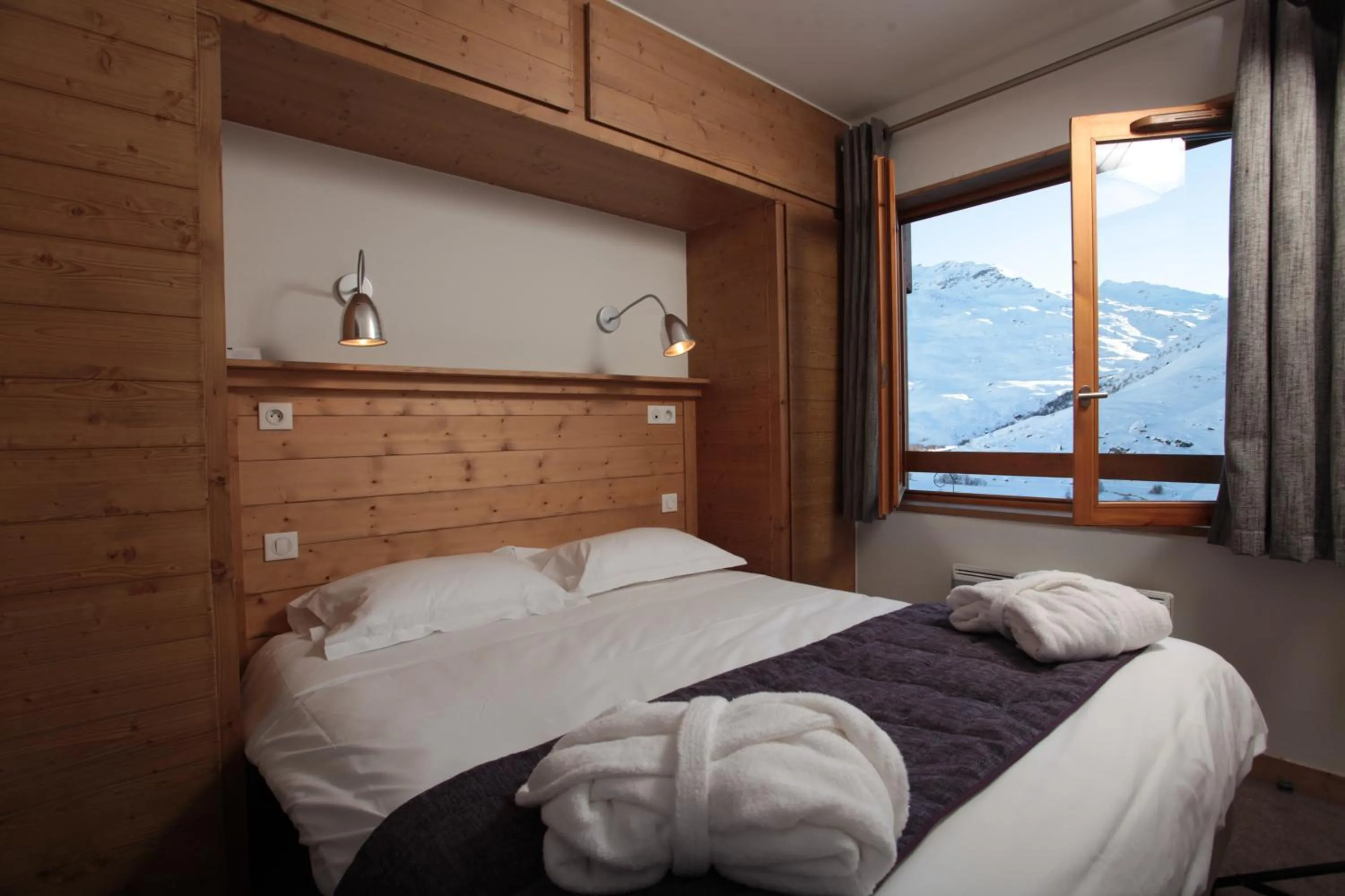 Winter in Le Chalet du Mont Vallon Spa Resort