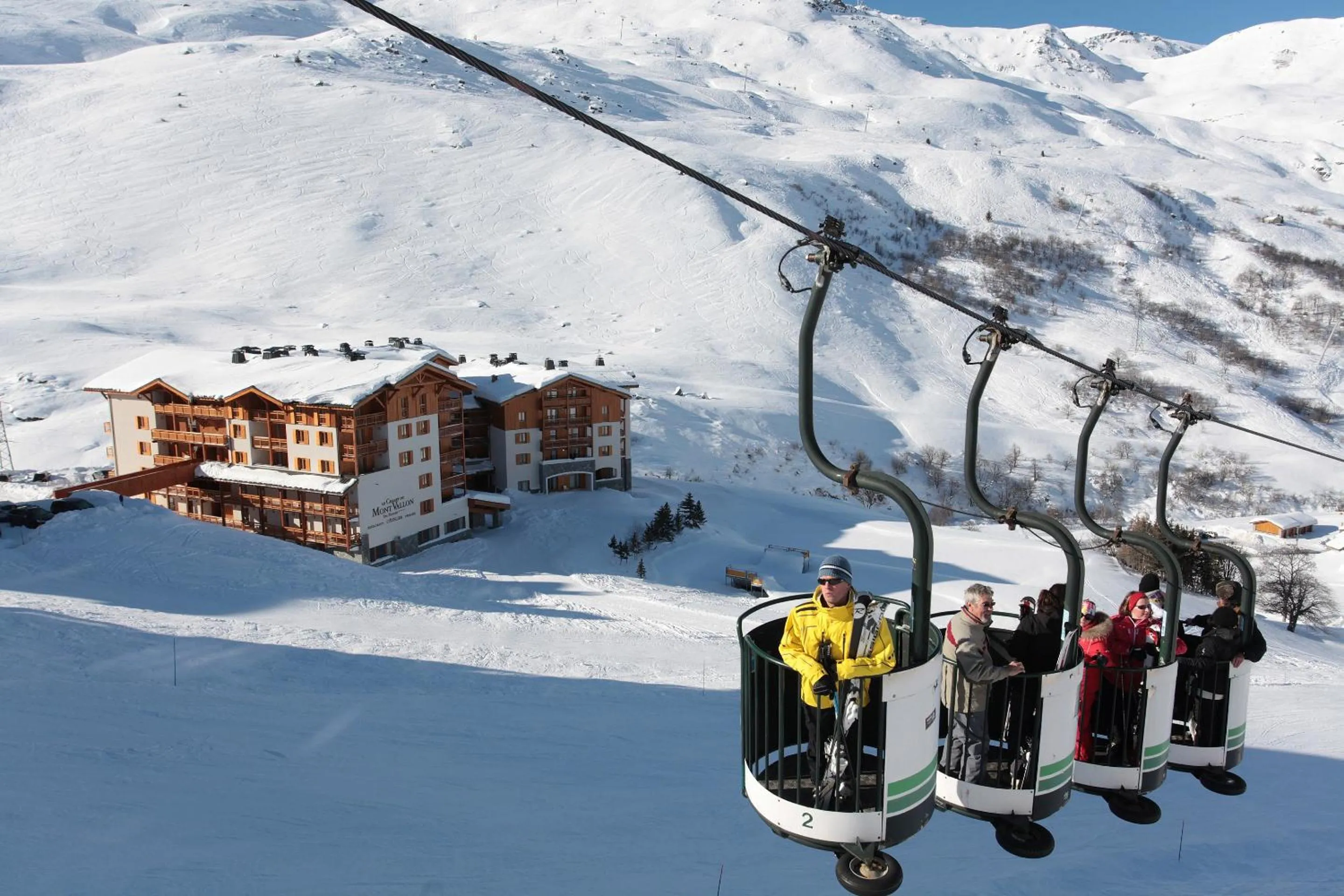 Skiing in Le Chalet du Mont Vallon Spa Resort