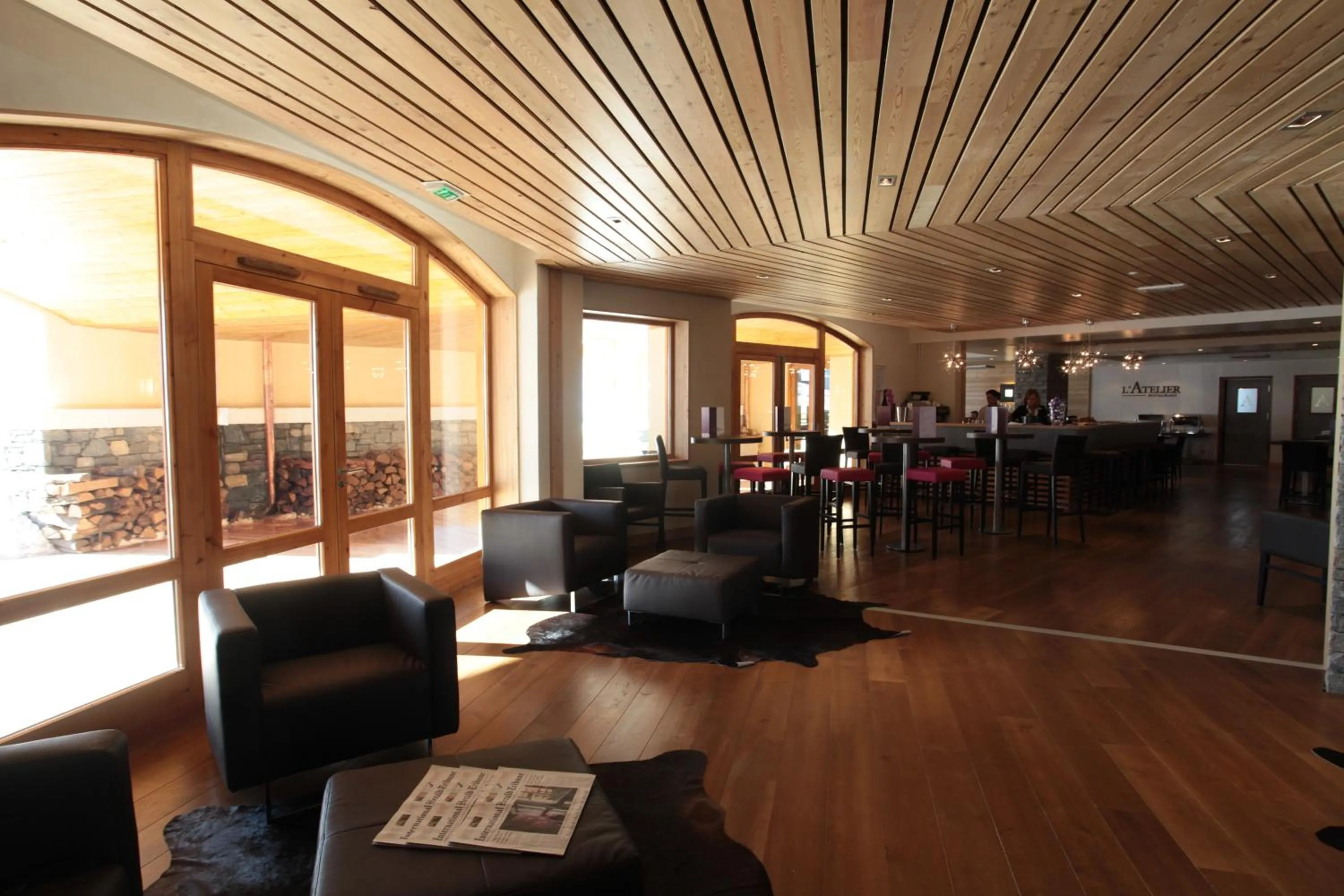 Lobby or reception in Le Chalet du Mont Vallon Spa Resort