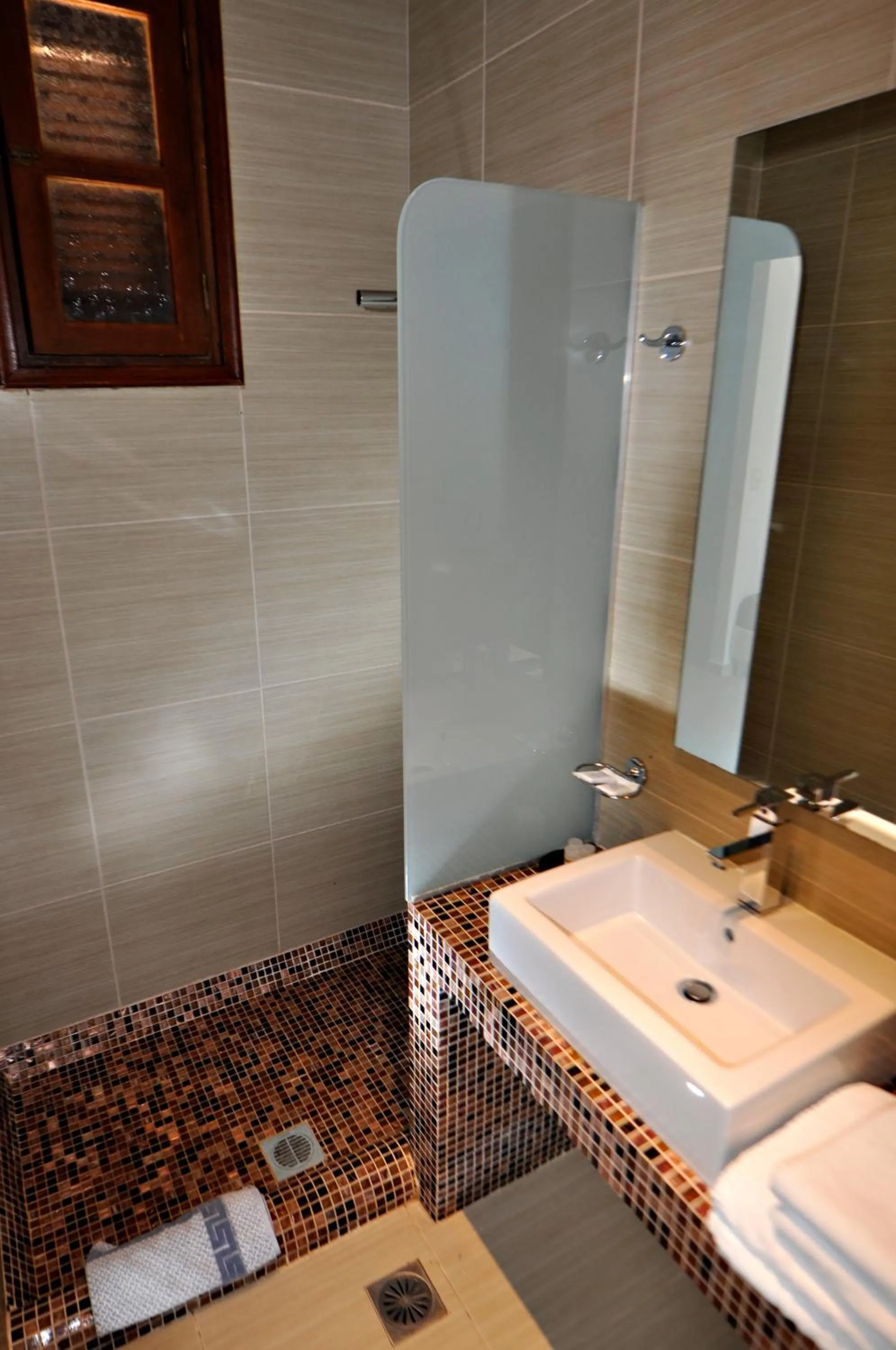 Shower in Tony's Beach Hotel