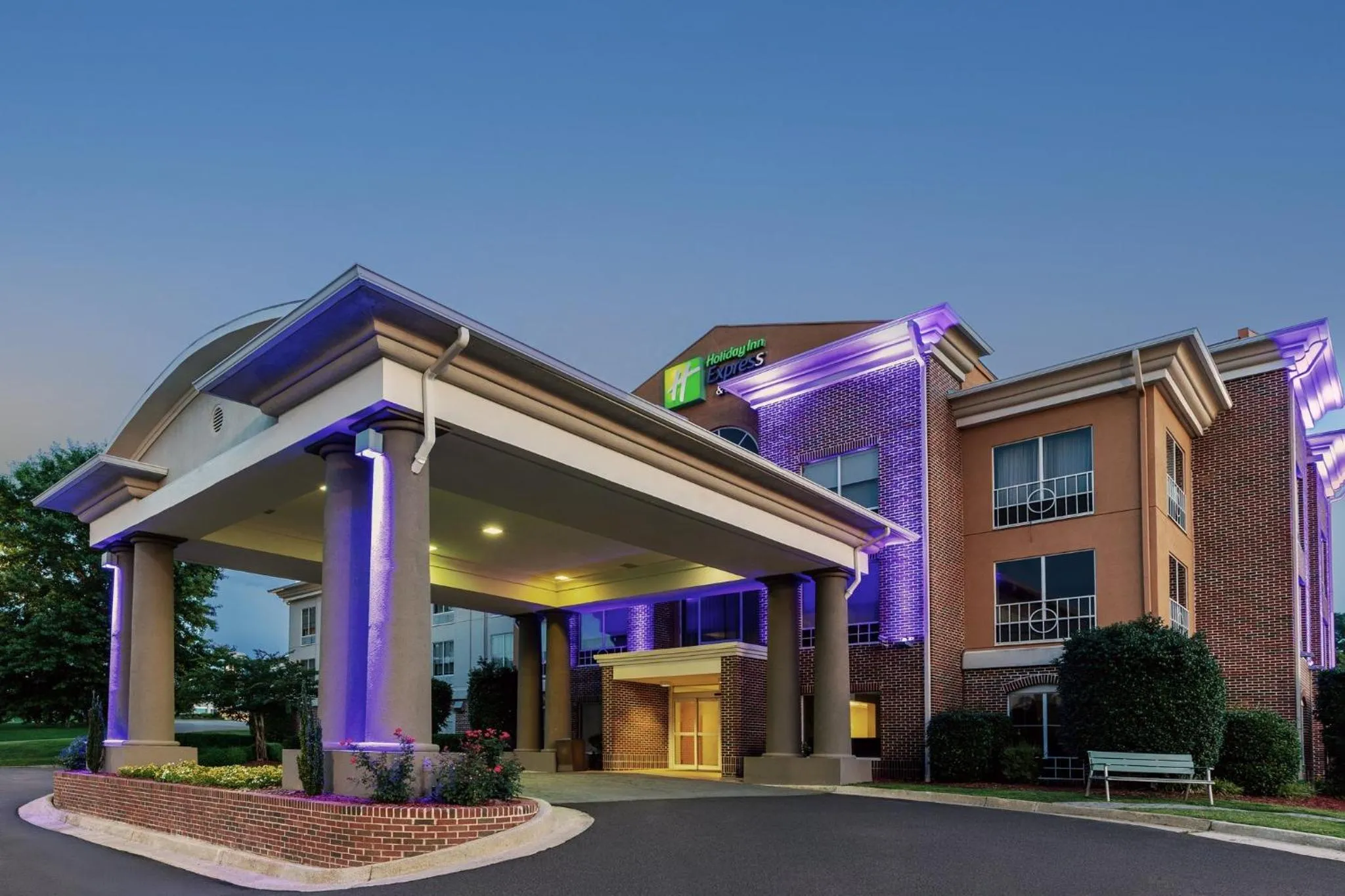 Property building in Holiday Inn Express Vicksburg by IHG