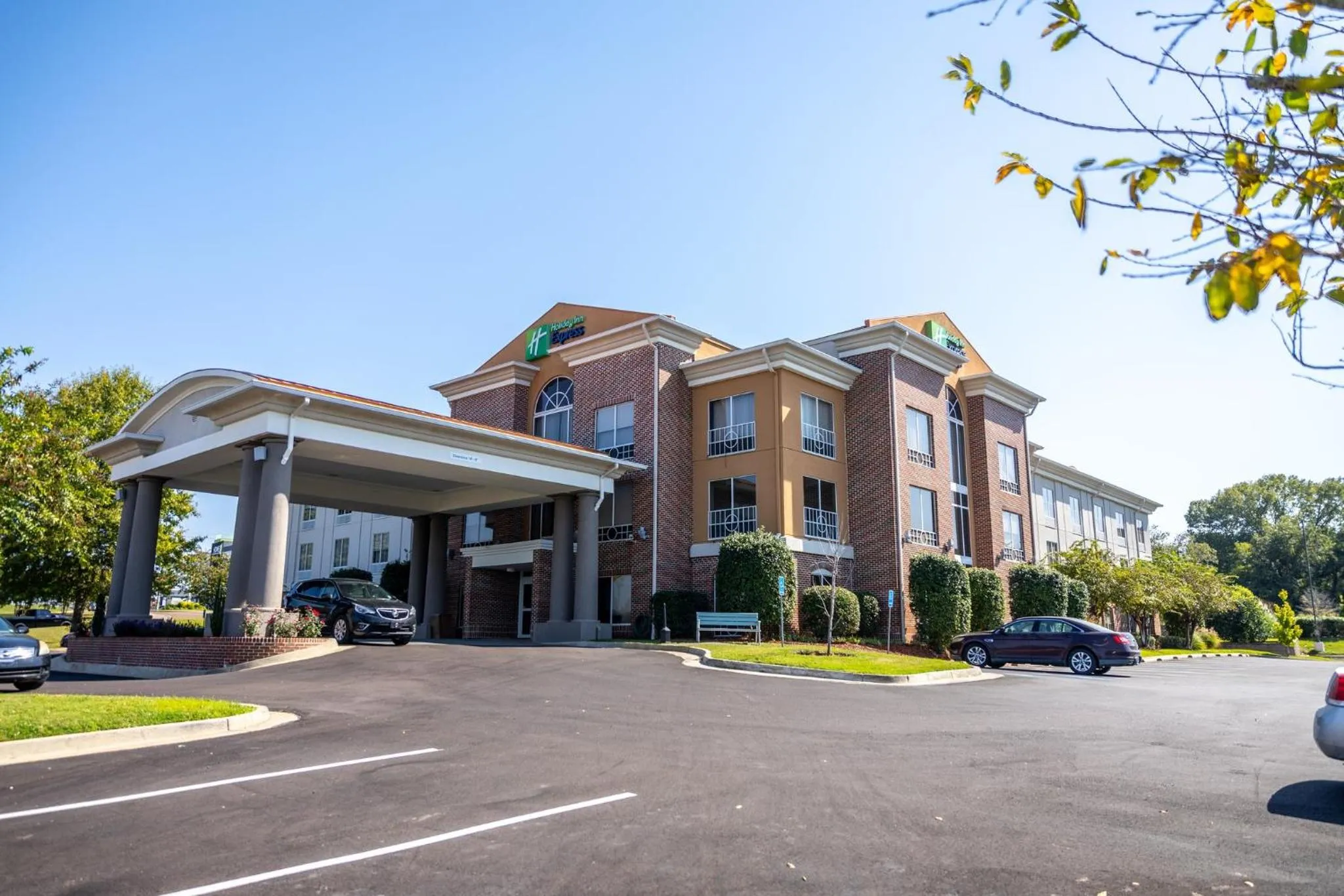 Property building in Holiday Inn Express Vicksburg by IHG
