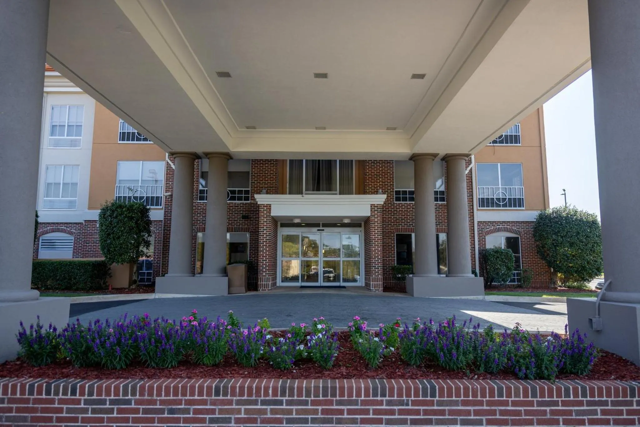 Property building in Holiday Inn Express Vicksburg by IHG