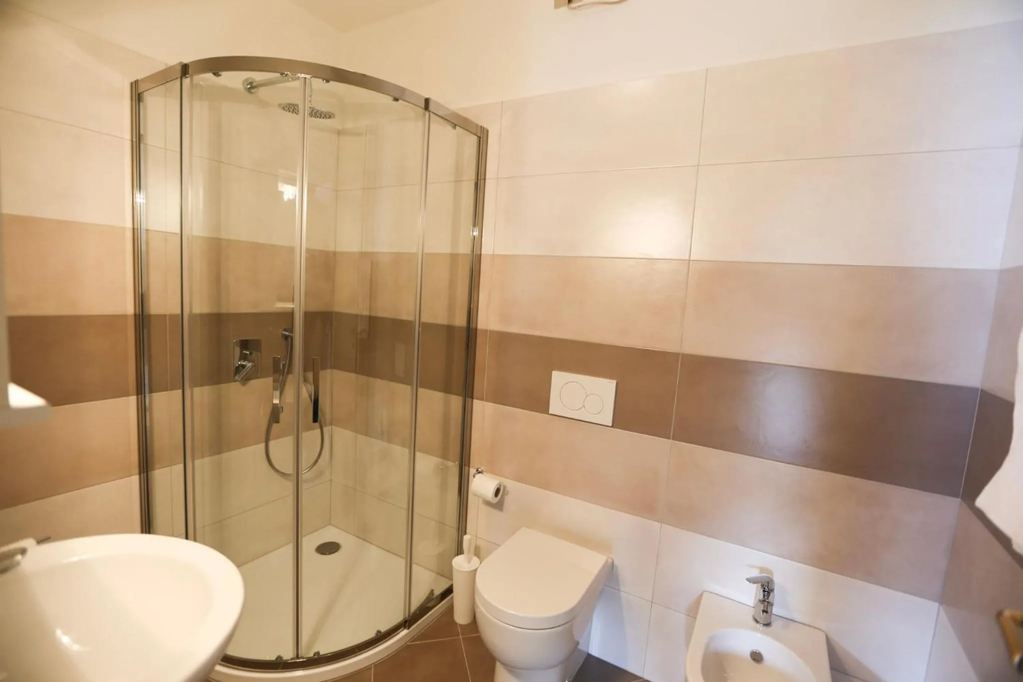 Shower in Appartamento Castello