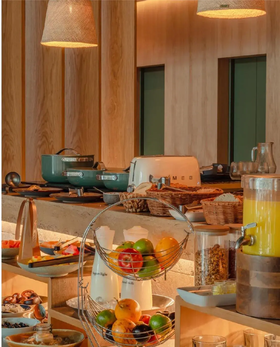 Restaurant/places to eat in The Charlee Hotel Restaurant/places to eat in The Charlee Hotel