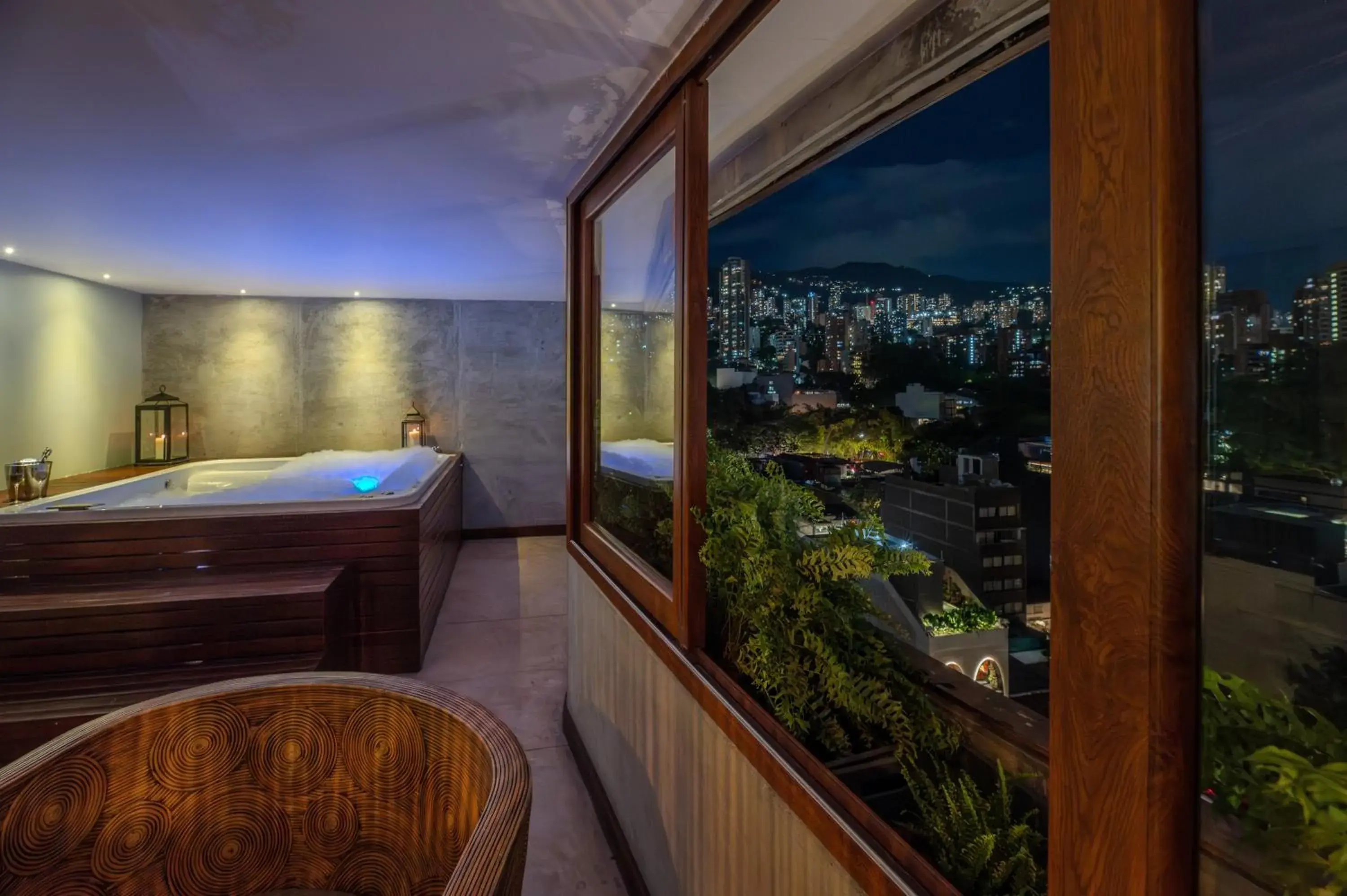 View (from property/room), Bed in The Charlee Hotel View (from property/room), Bed in The Charlee Hotel