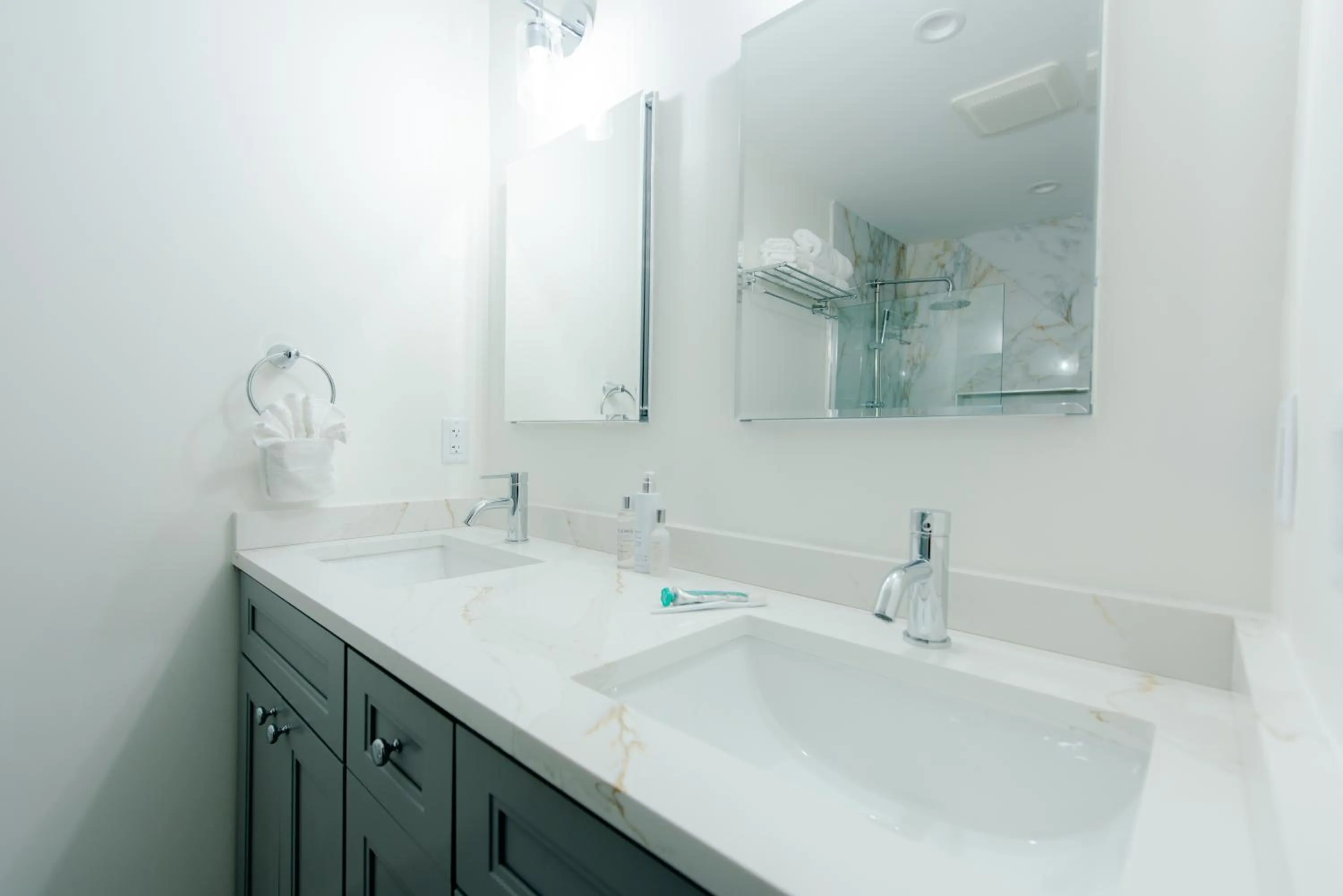 Bathroom in Innsbruck Inn at Stowe