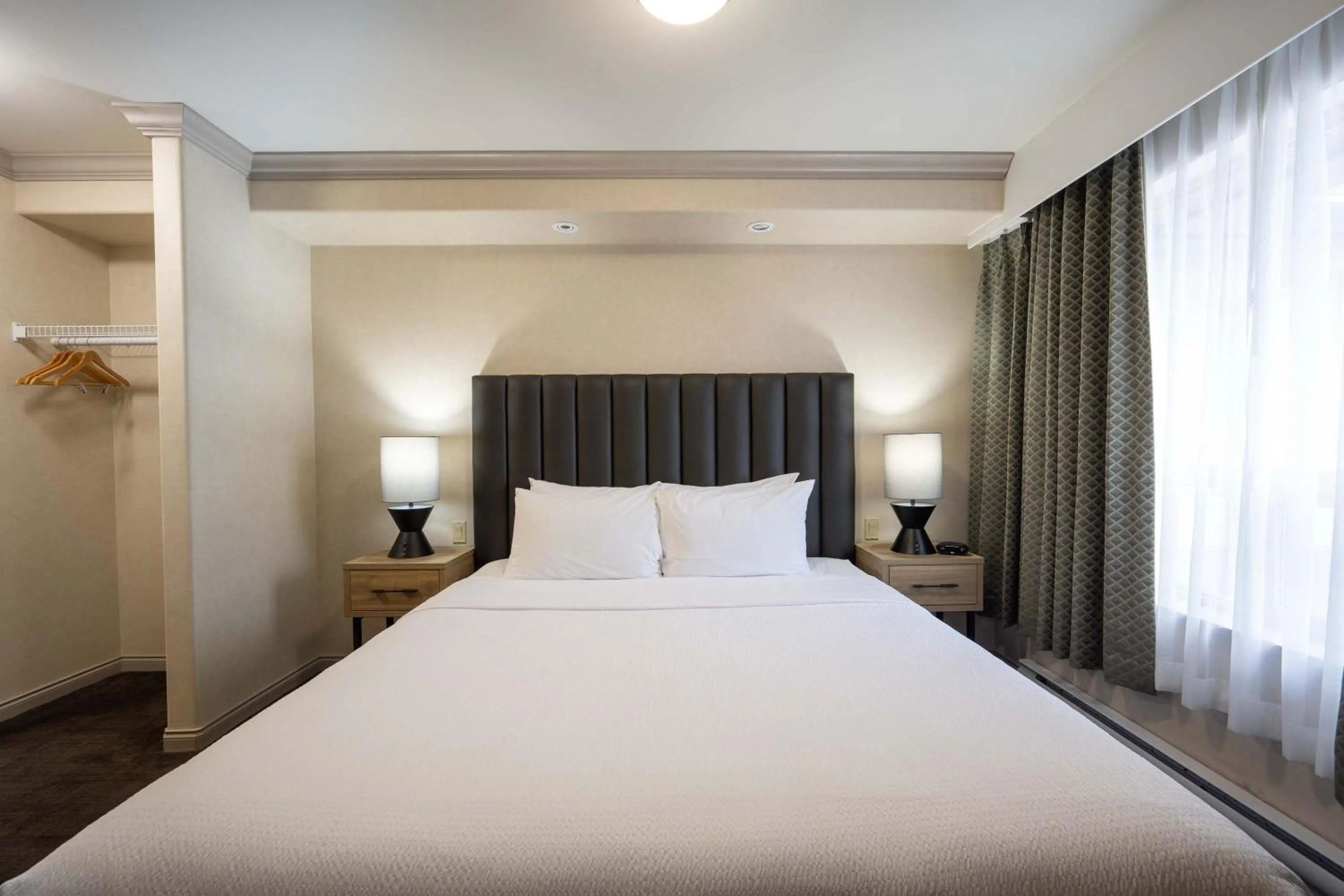 Photo of the whole room, Bed in Sandman Hotel & Suites Winnipeg Airport