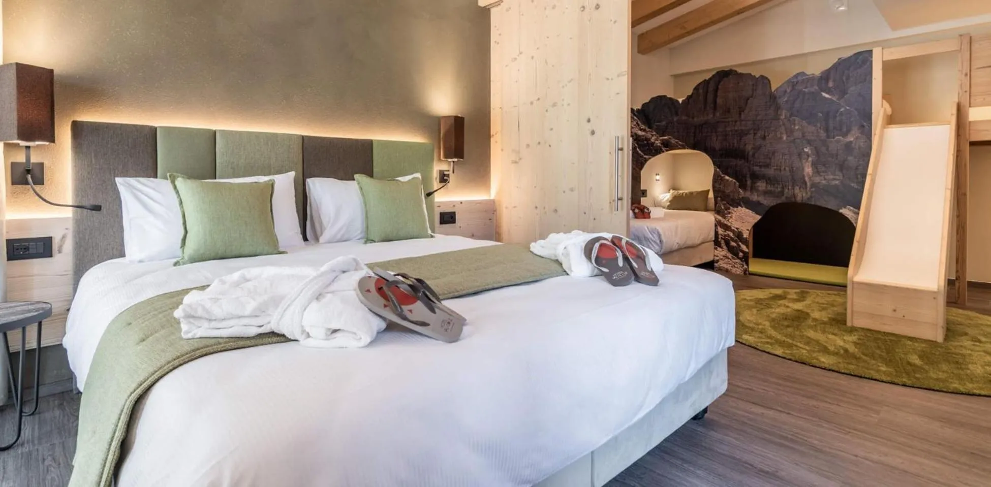 Bed in Hotel Val Di Sole