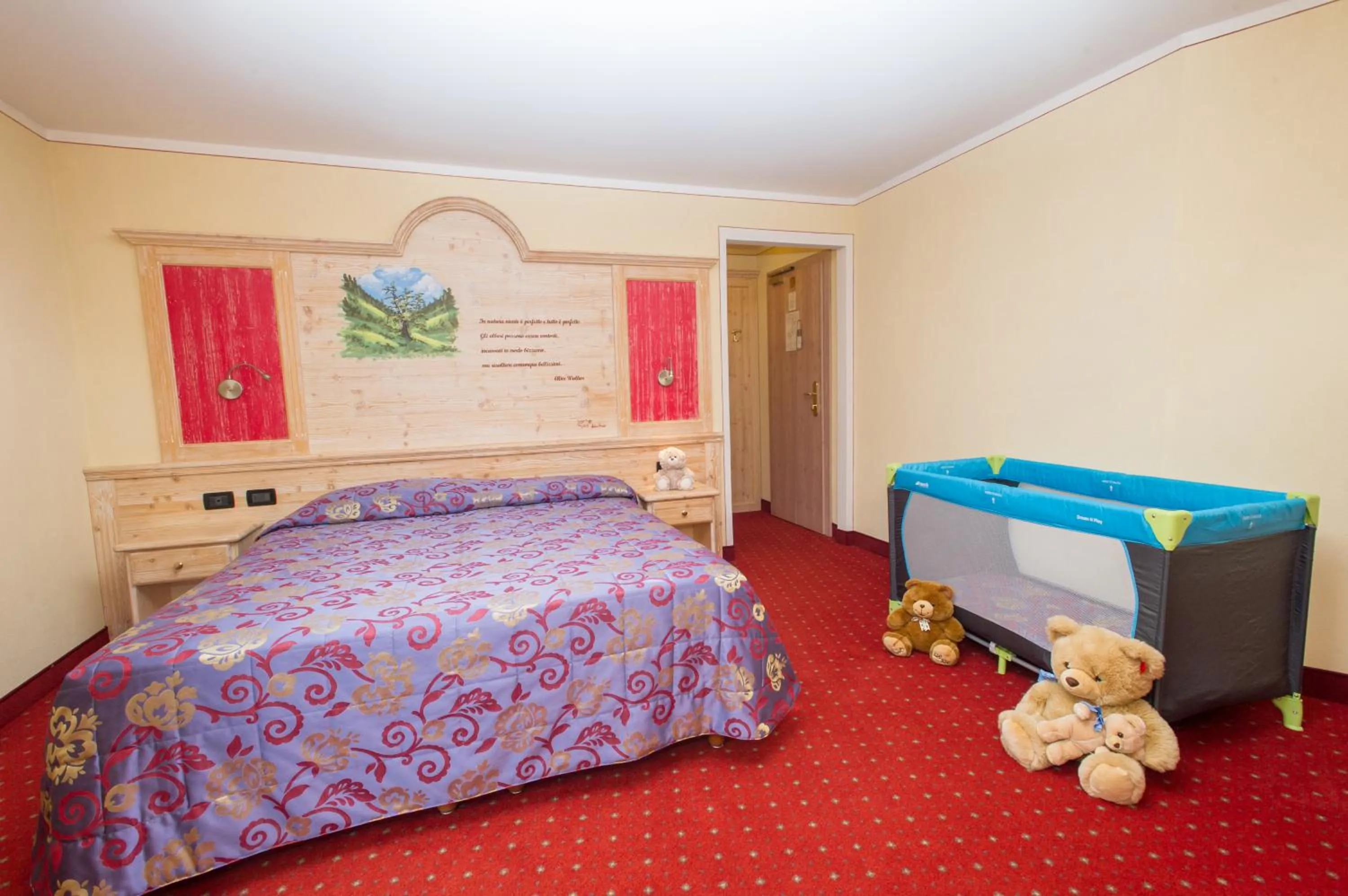 Bedroom, Bed in Hotel Val Di Sole