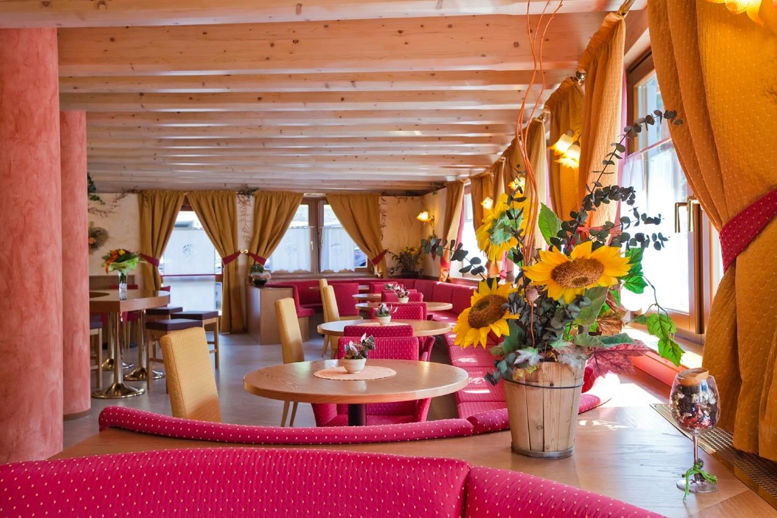 Lounge or bar in Hotel Val Di Sole