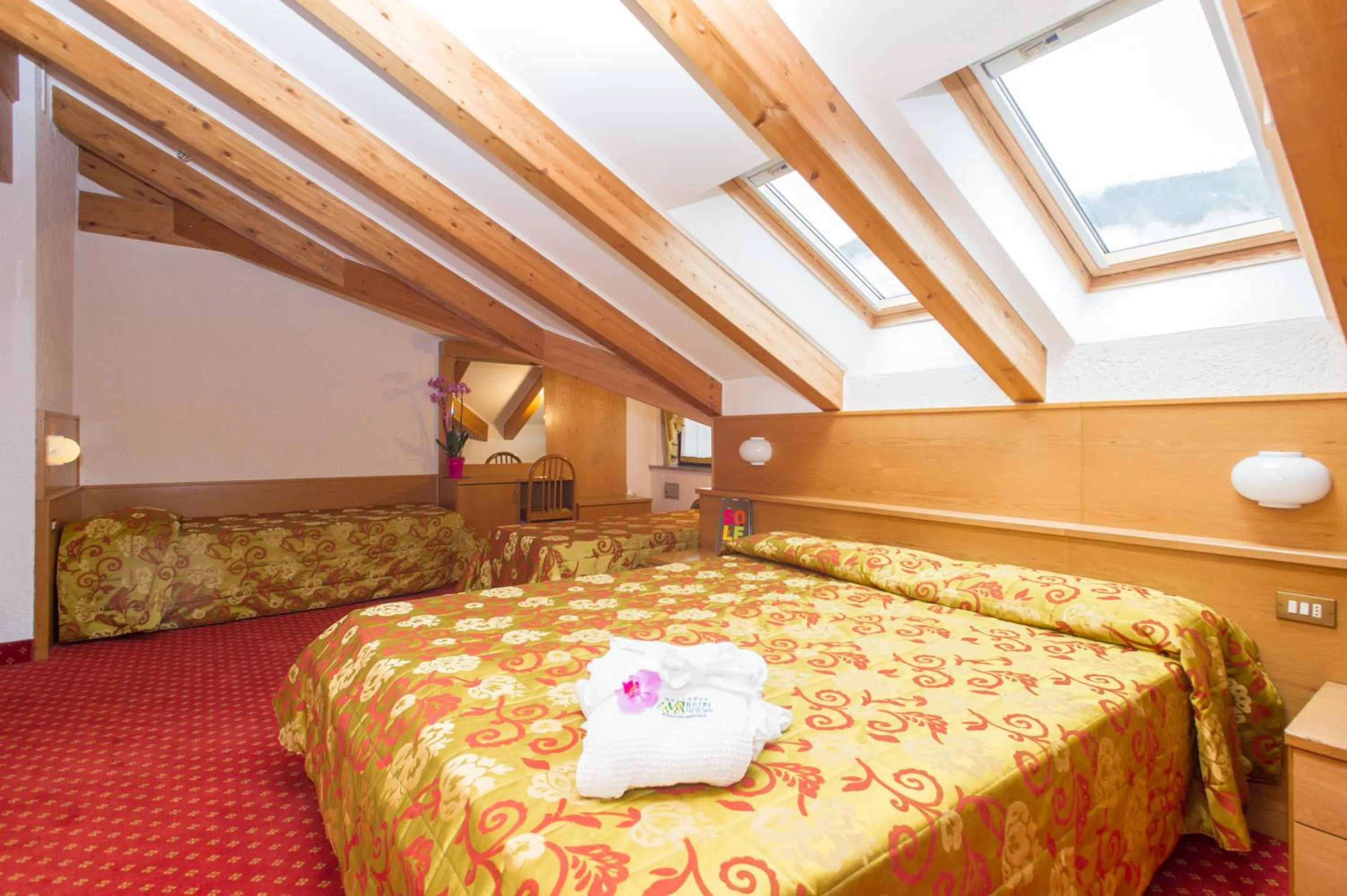 Bedroom, Bed in Hotel Val Di Sole