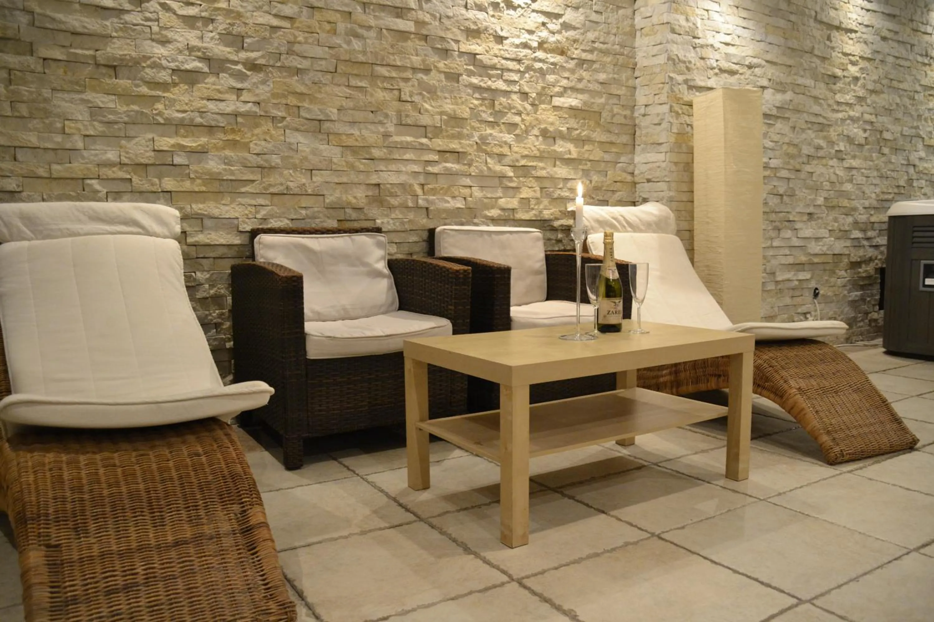 Hot Tub in Hotel Condor