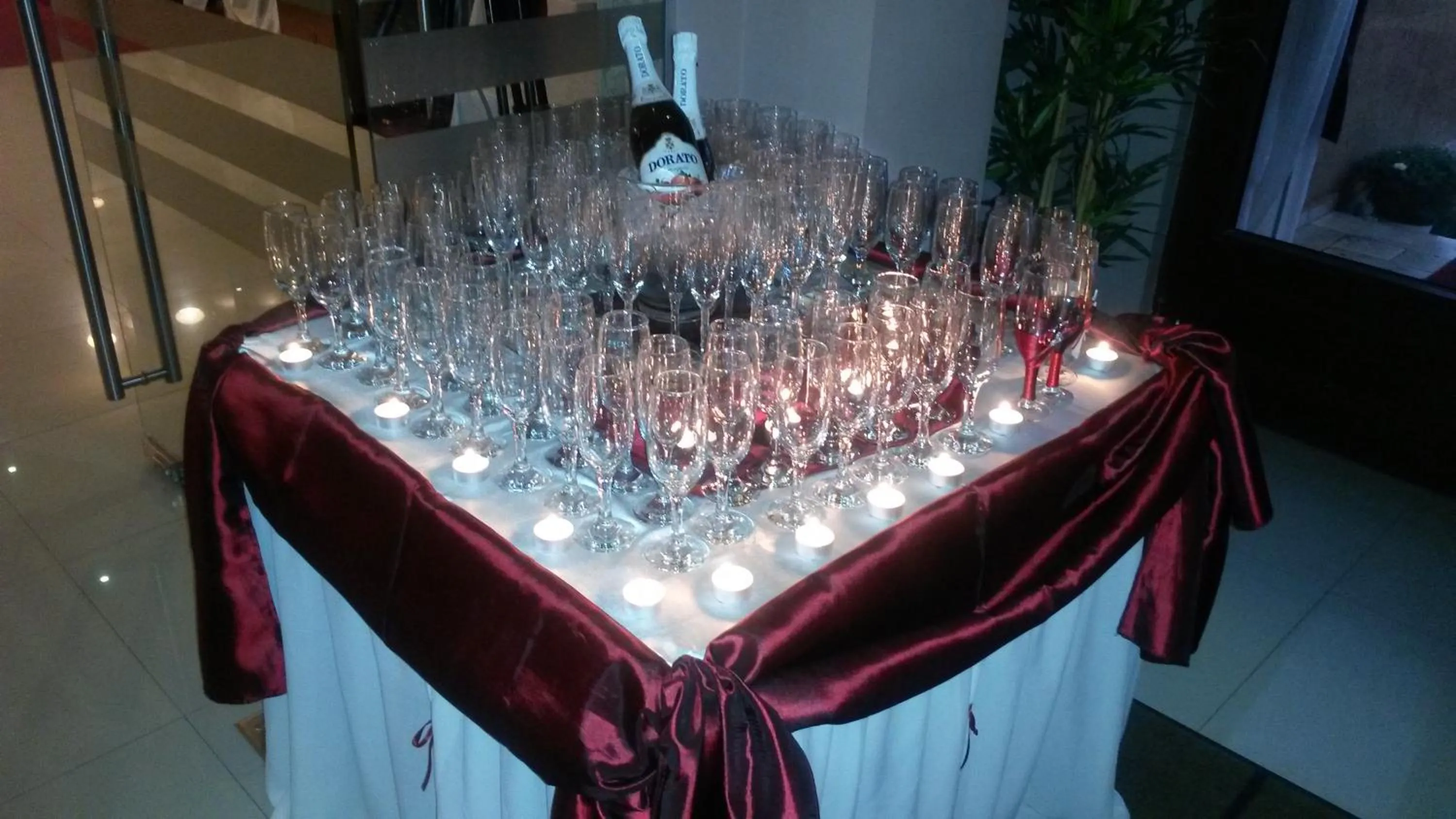 Evening entertainment in Hotel Condor