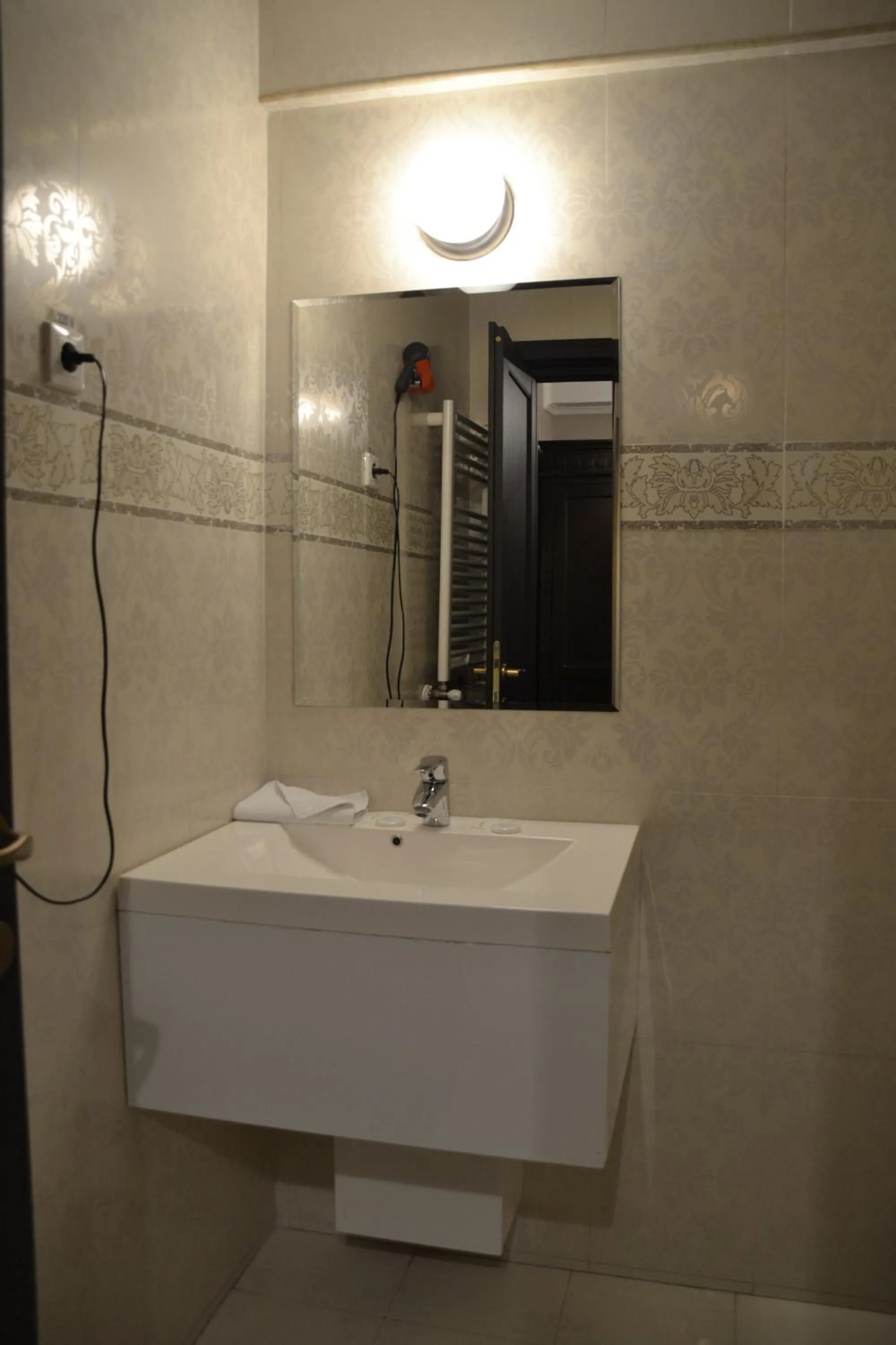 Decorative detail in Hotel Condor