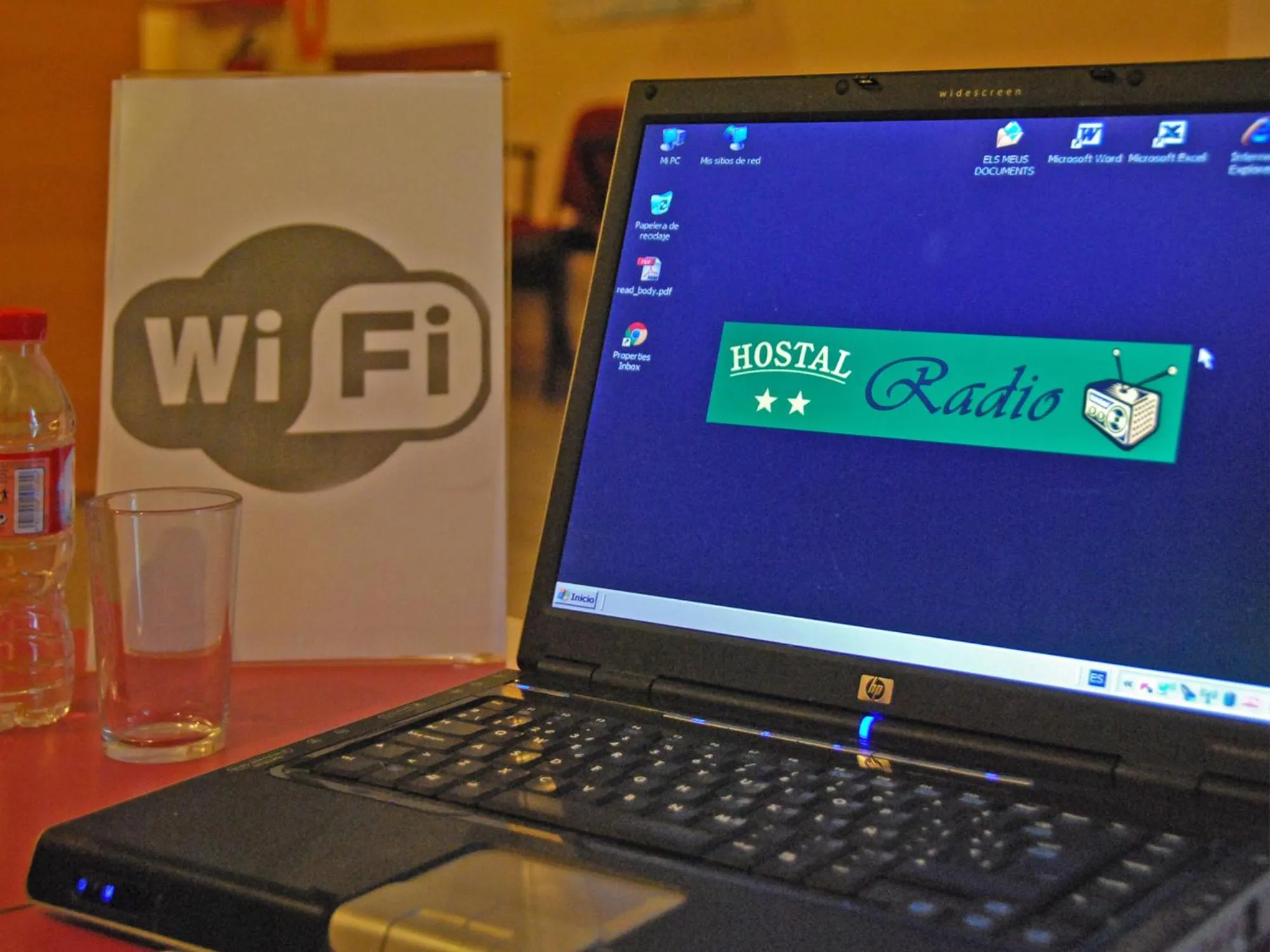 Business facilities in Hostal Radio Barcelona