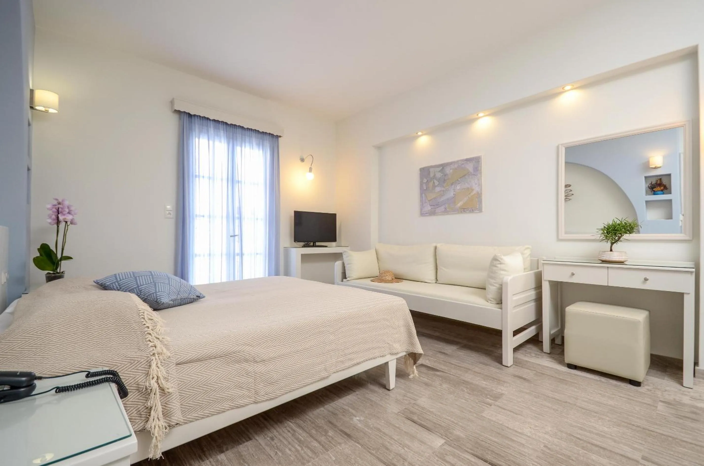 Seating area, Bed in Blue Sky Summer