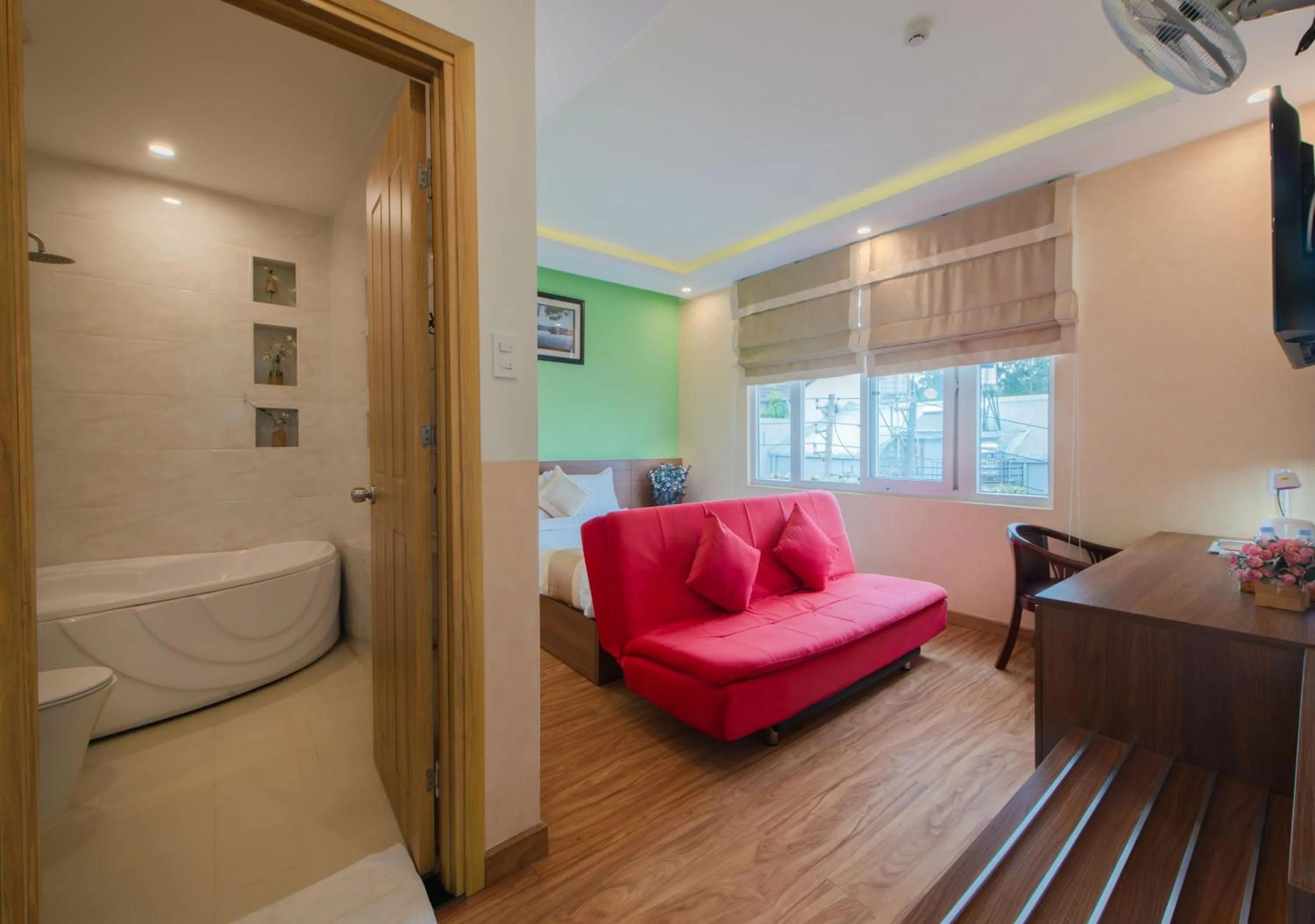 Bedroom, Bed in Duy Vinh Hotel Dalat