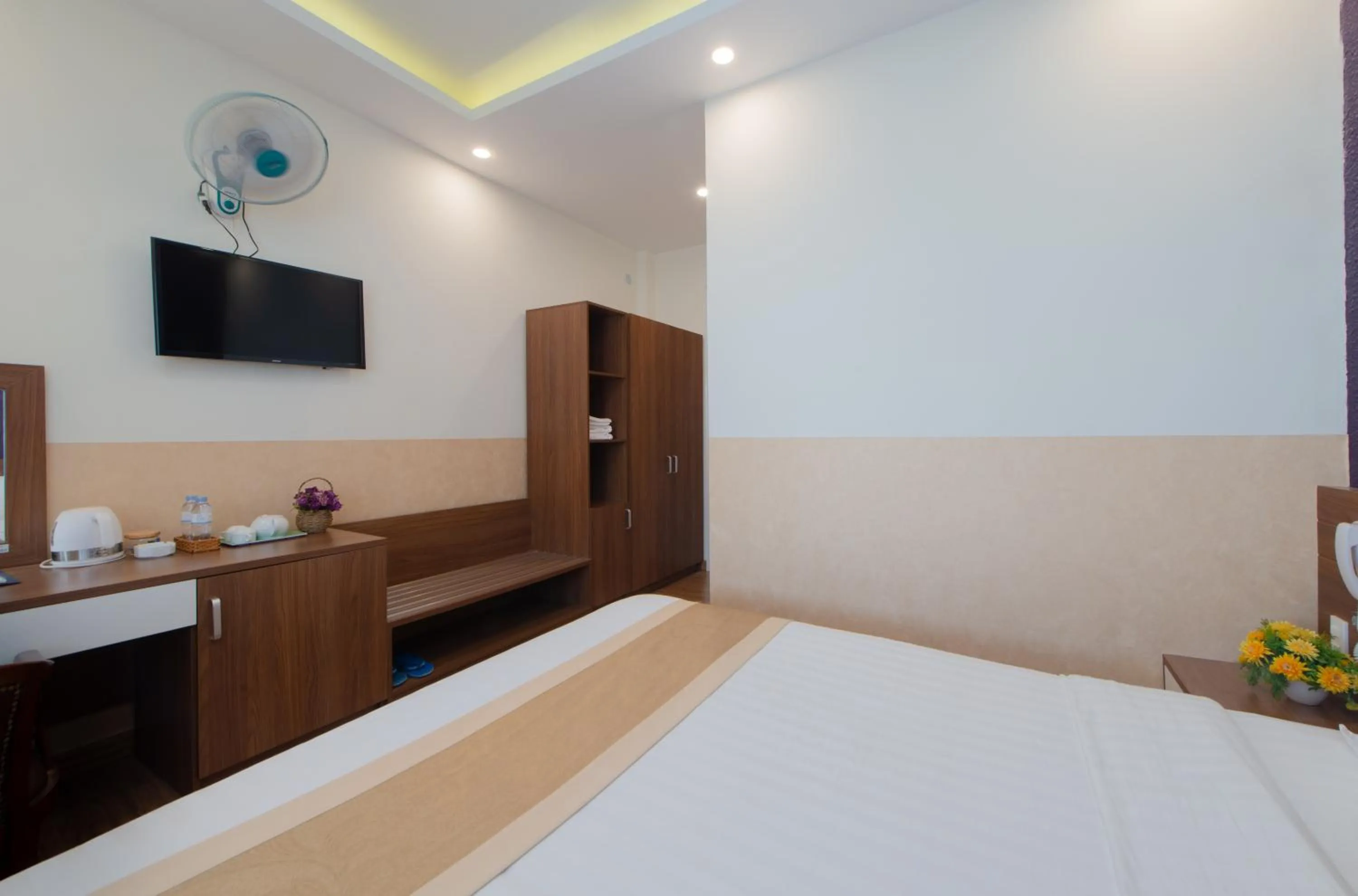 hair dresser, Bed in Duy Vinh Hotel Dalat