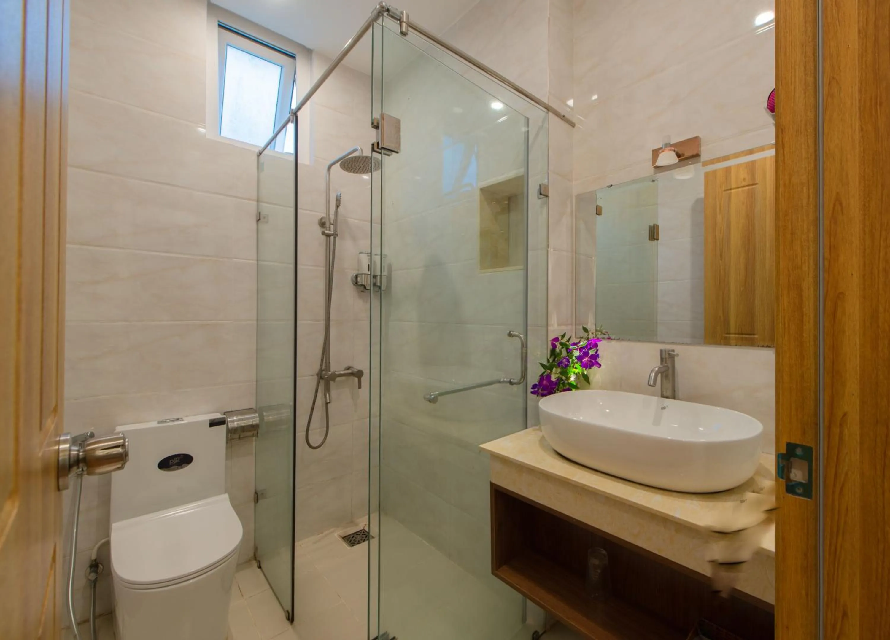 Bathroom in Duy Vinh Hotel Dalat