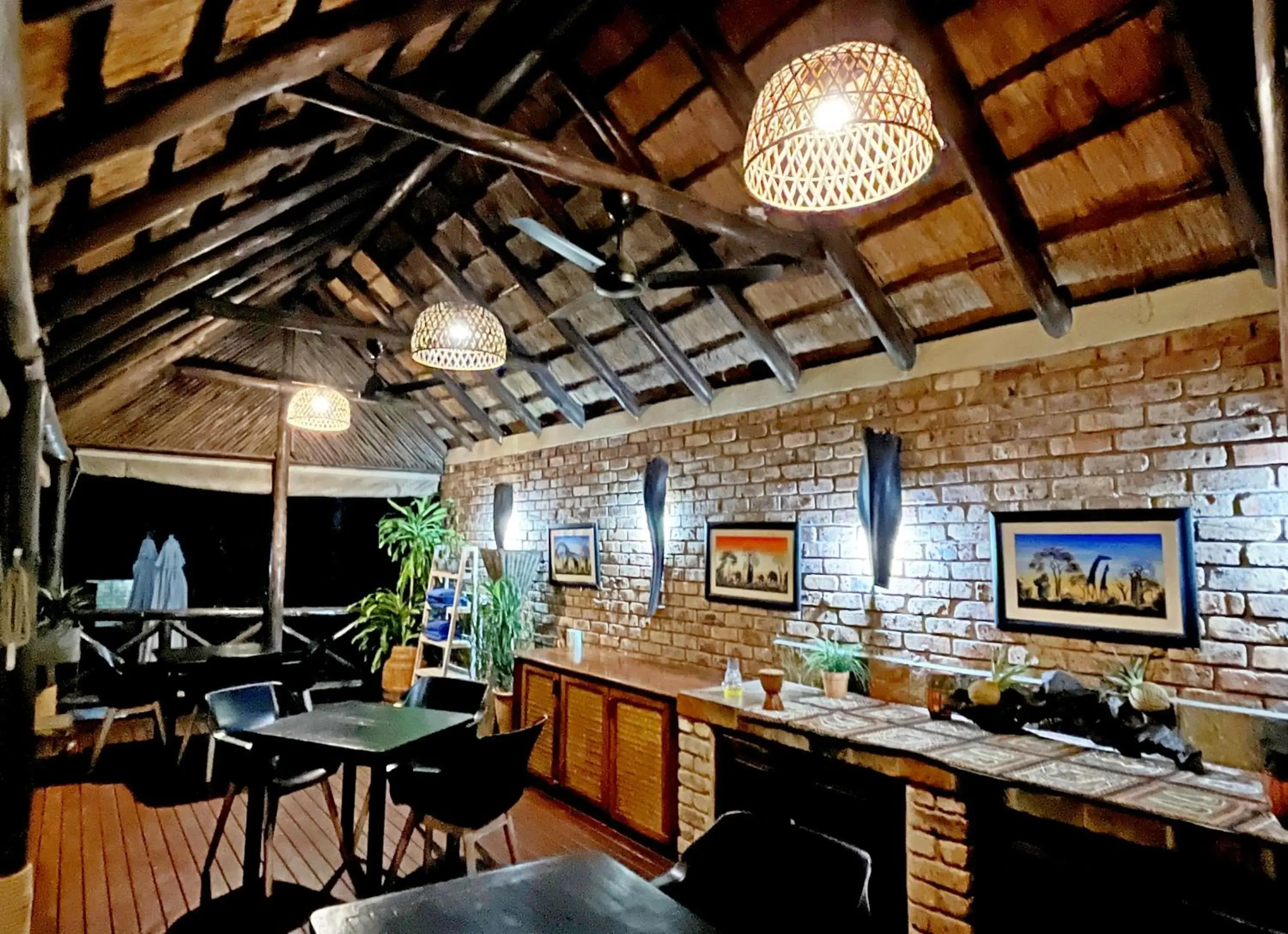 Restaurant/places to eat in Crocodile Kruger Safari Lodge Restaurant/places to eat in Crocodile Kruger Safari Lodge