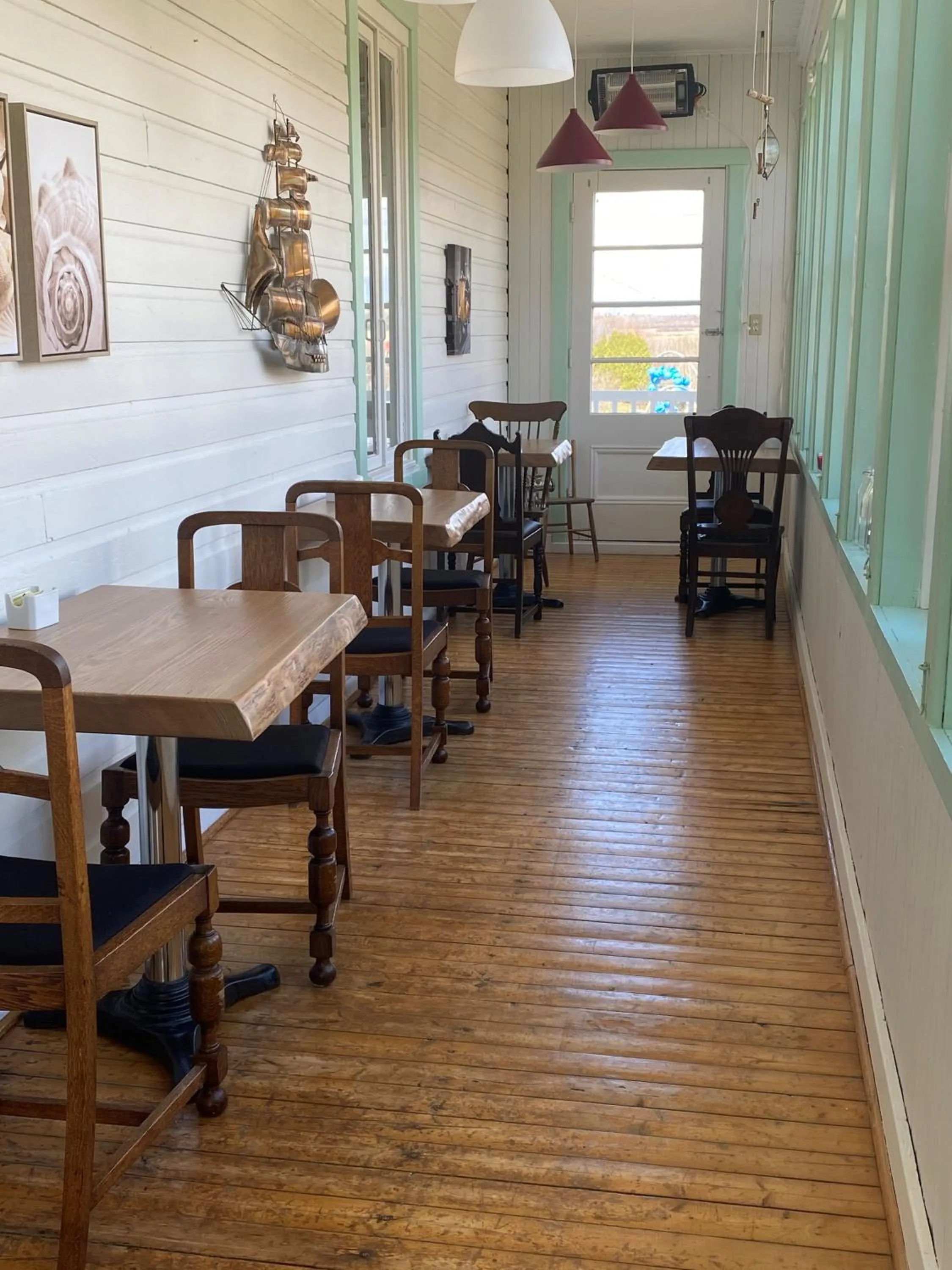 Restaurant/places to eat in Auberge Presbytere Mont Lac-Vert