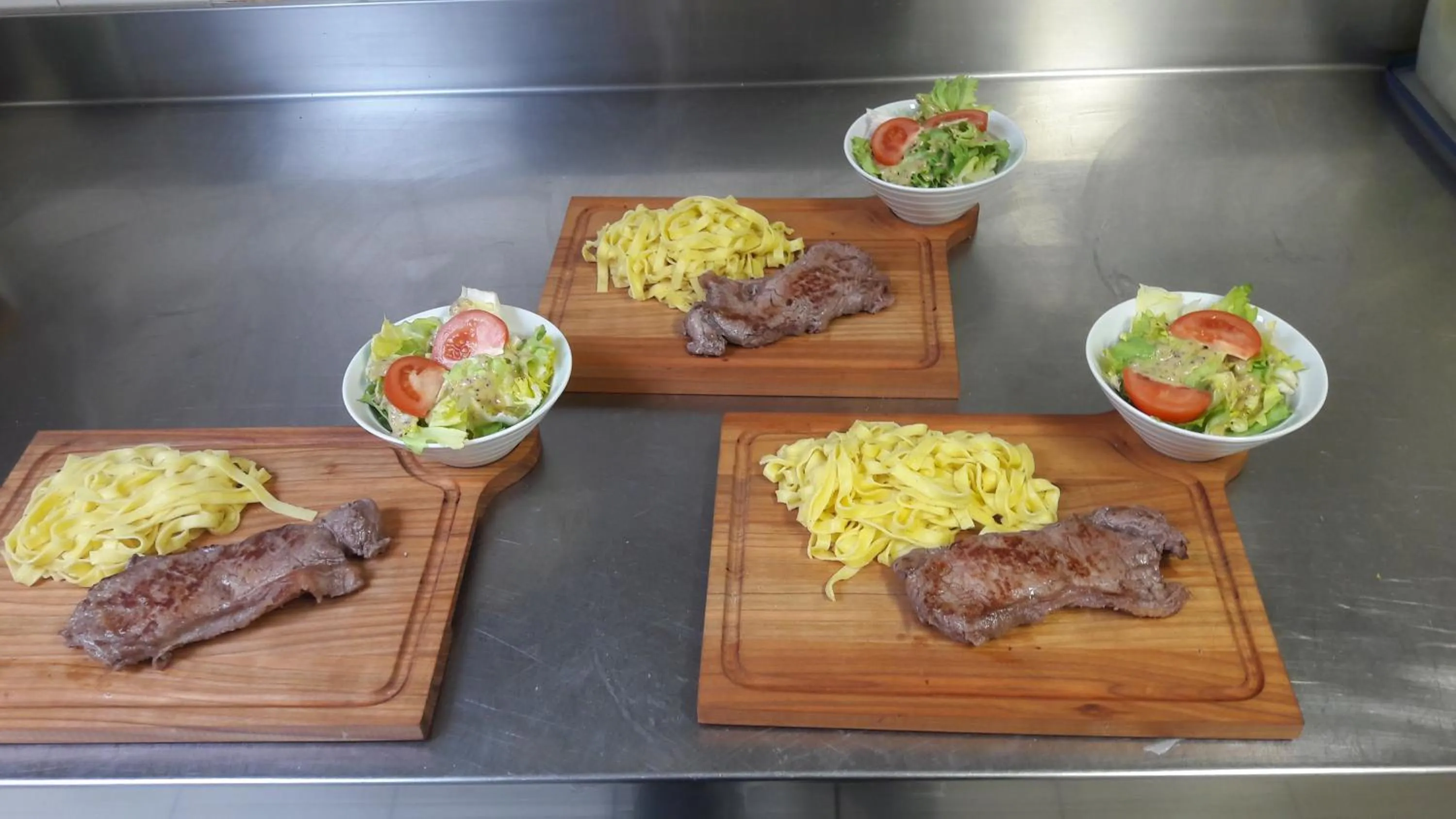 Food and drinks in Auberge Saint Jacques