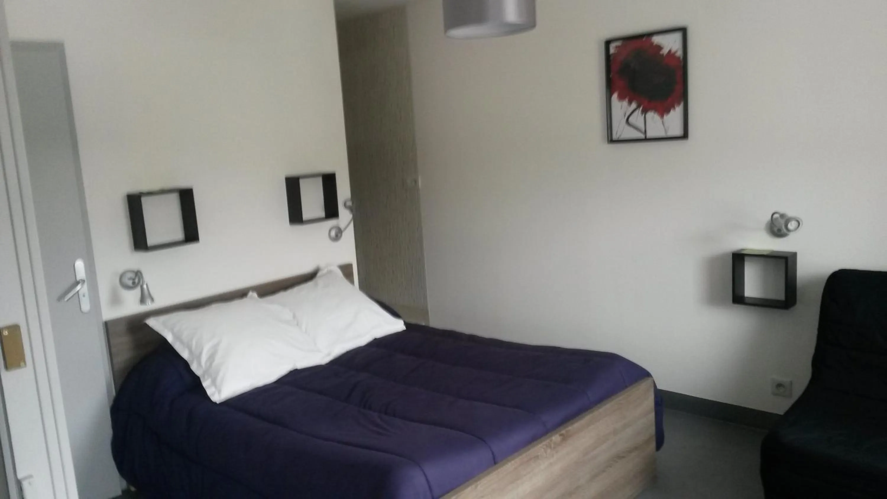 Bed in Auberge Saint Jacques