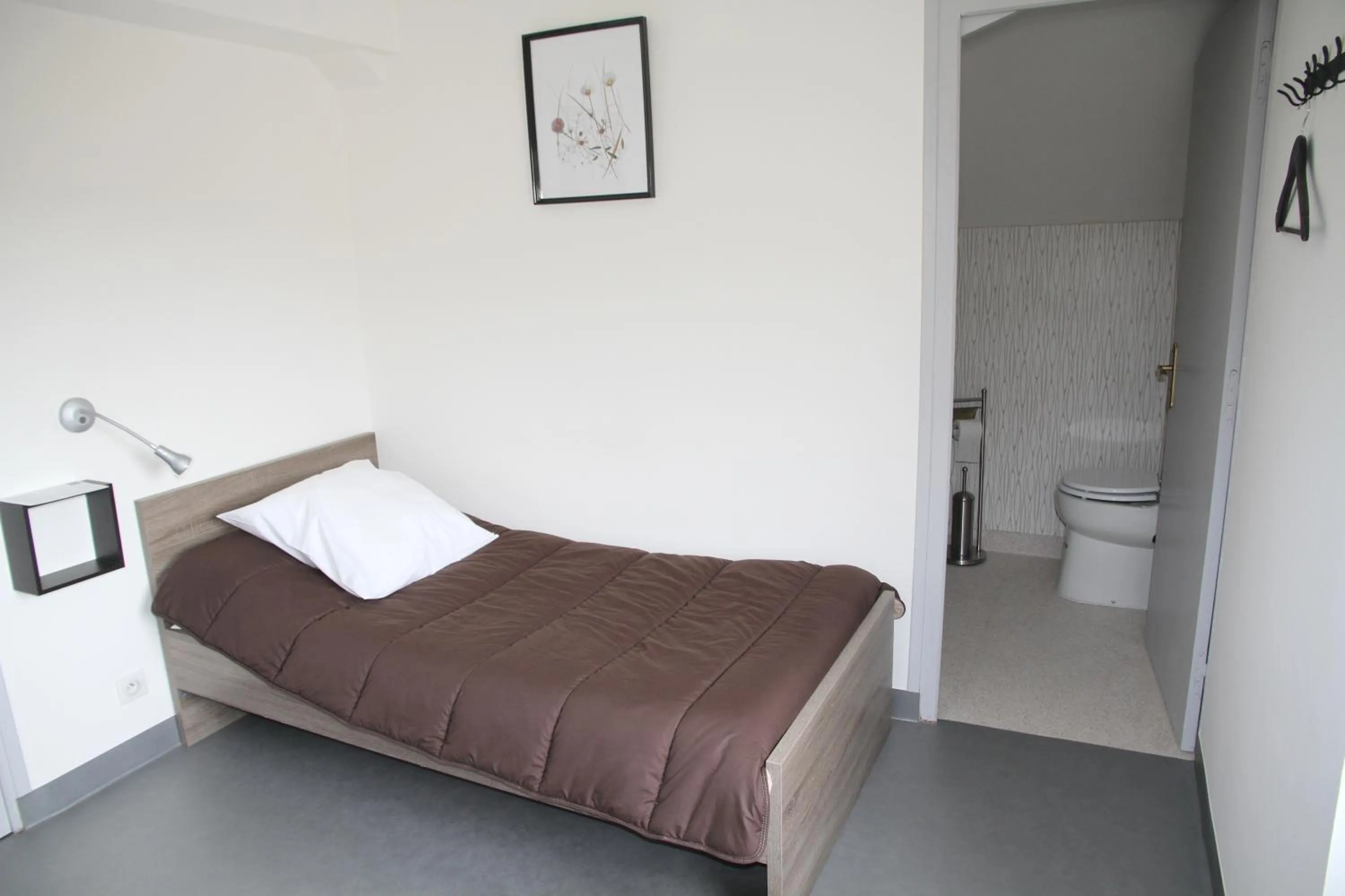 Bed in Auberge Saint Jacques