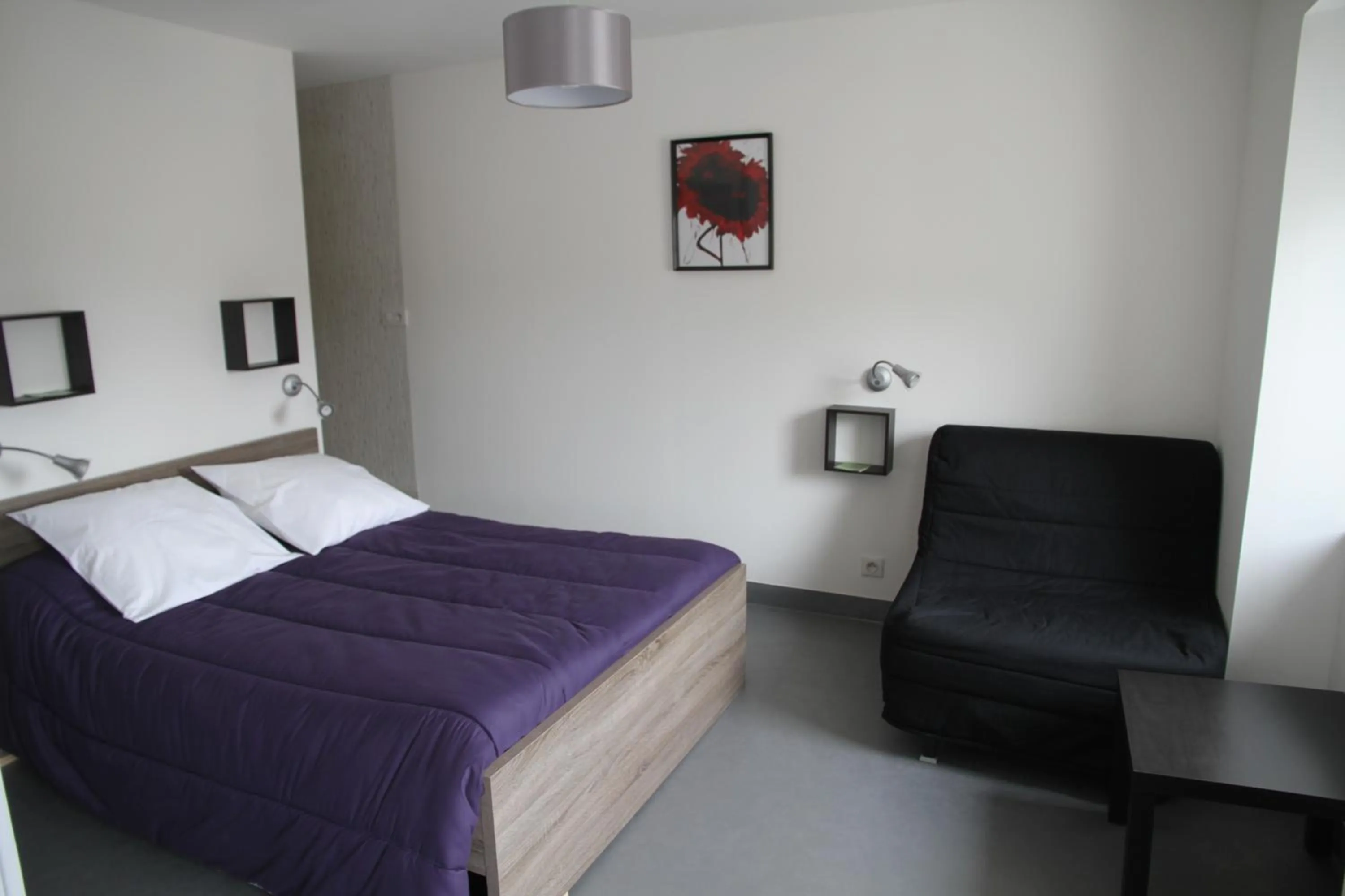 Bed in Auberge Saint Jacques