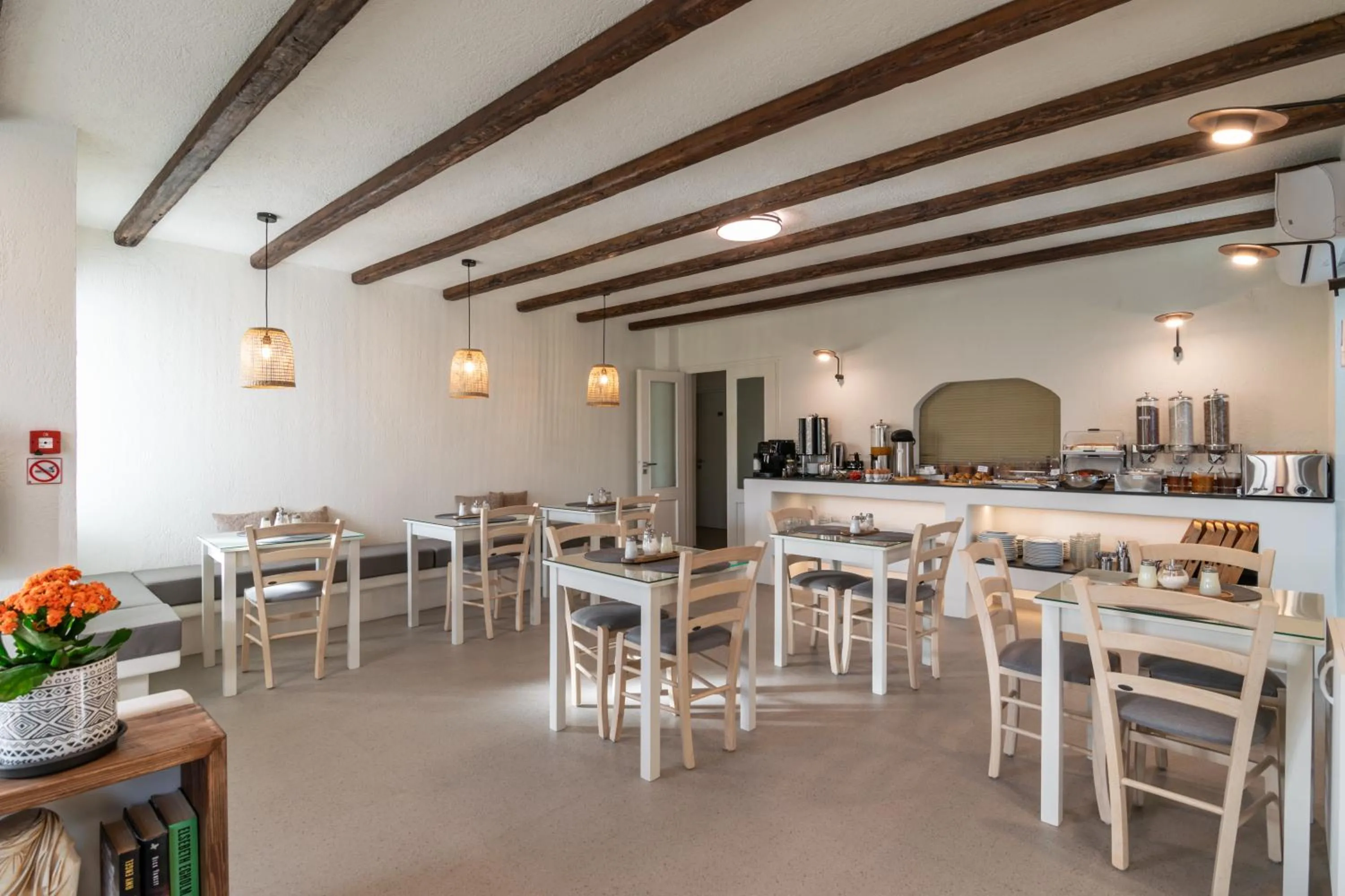 Restaurant/places to eat in Hotel Rigas