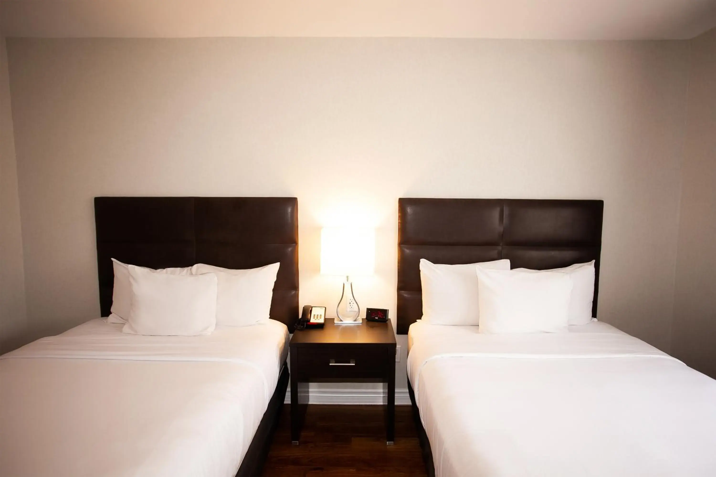 Bed in Hotel Newstar Montréal Bed in Hotel Newstar Montréal