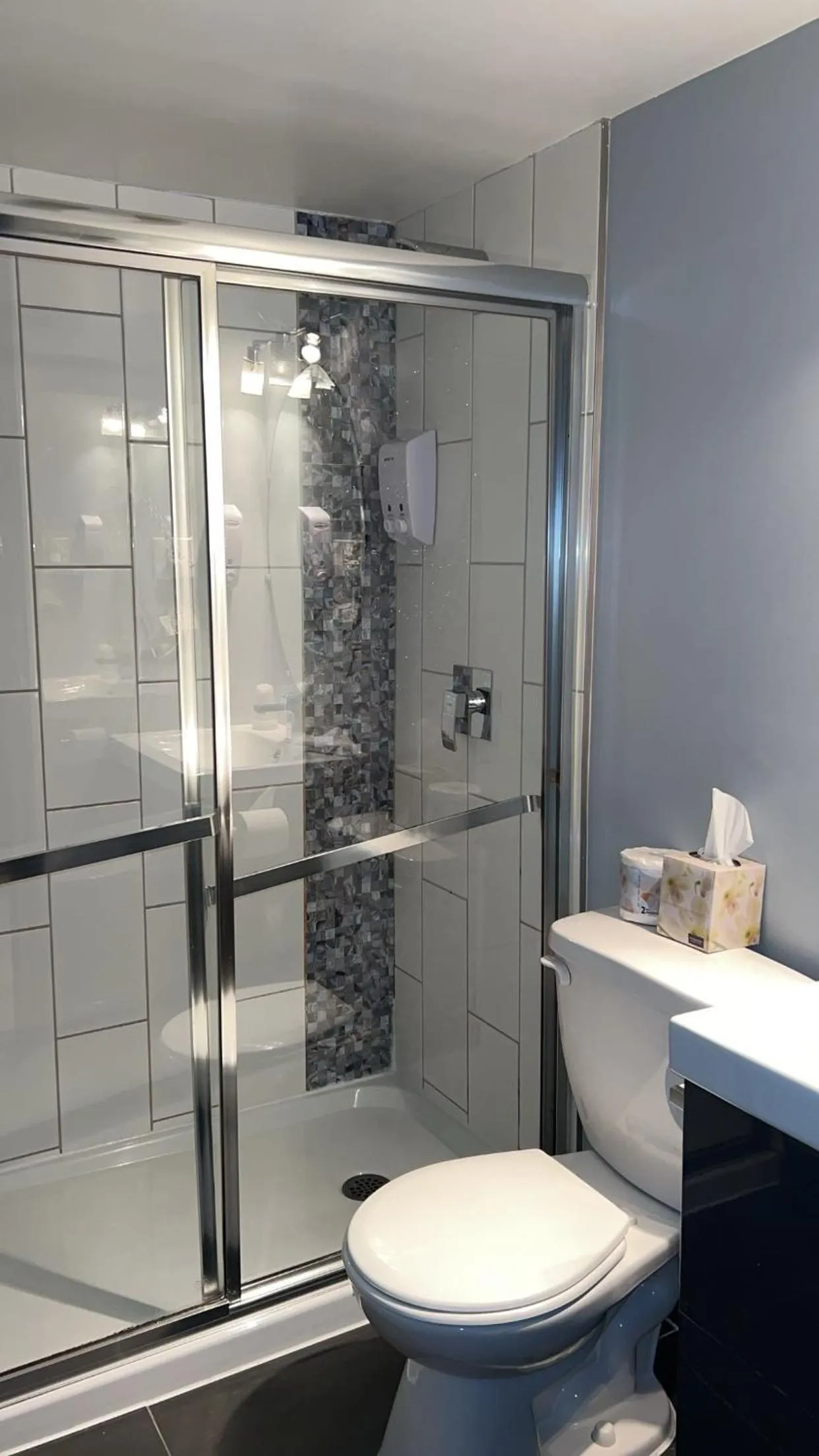 Bathroom in Hotel Newstar Montréal