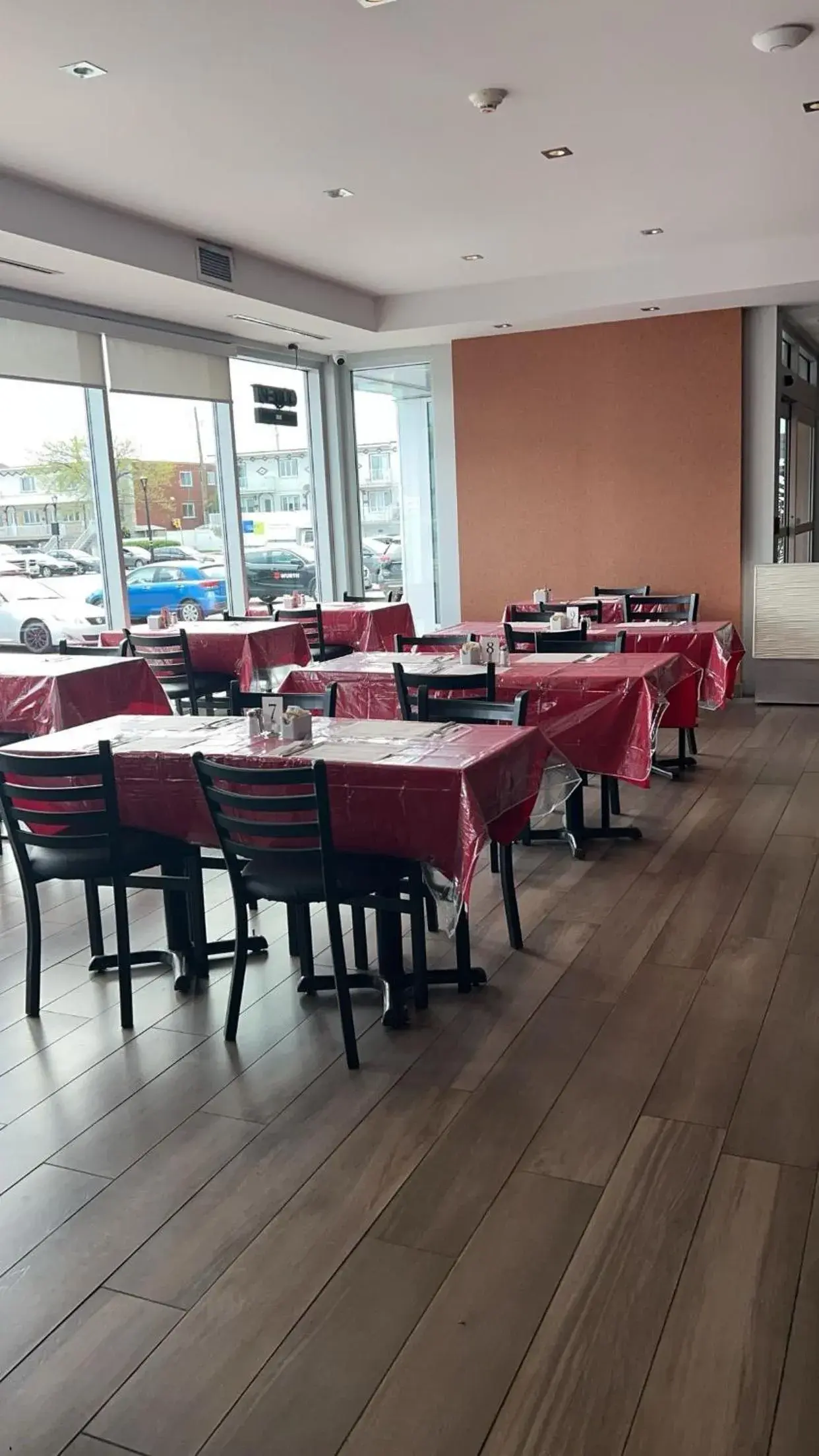 Restaurant/places to eat in Hotel Newstar Montréal Restaurant/places to eat in Hotel Newstar Montréal