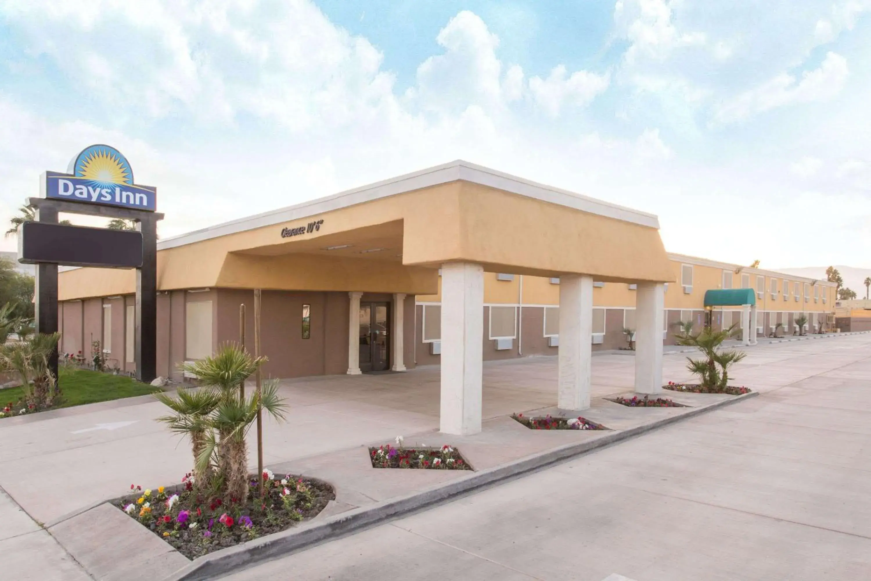Property building in Days Inn by Wyndham Indio Property building in Days Inn by Wyndham Indio