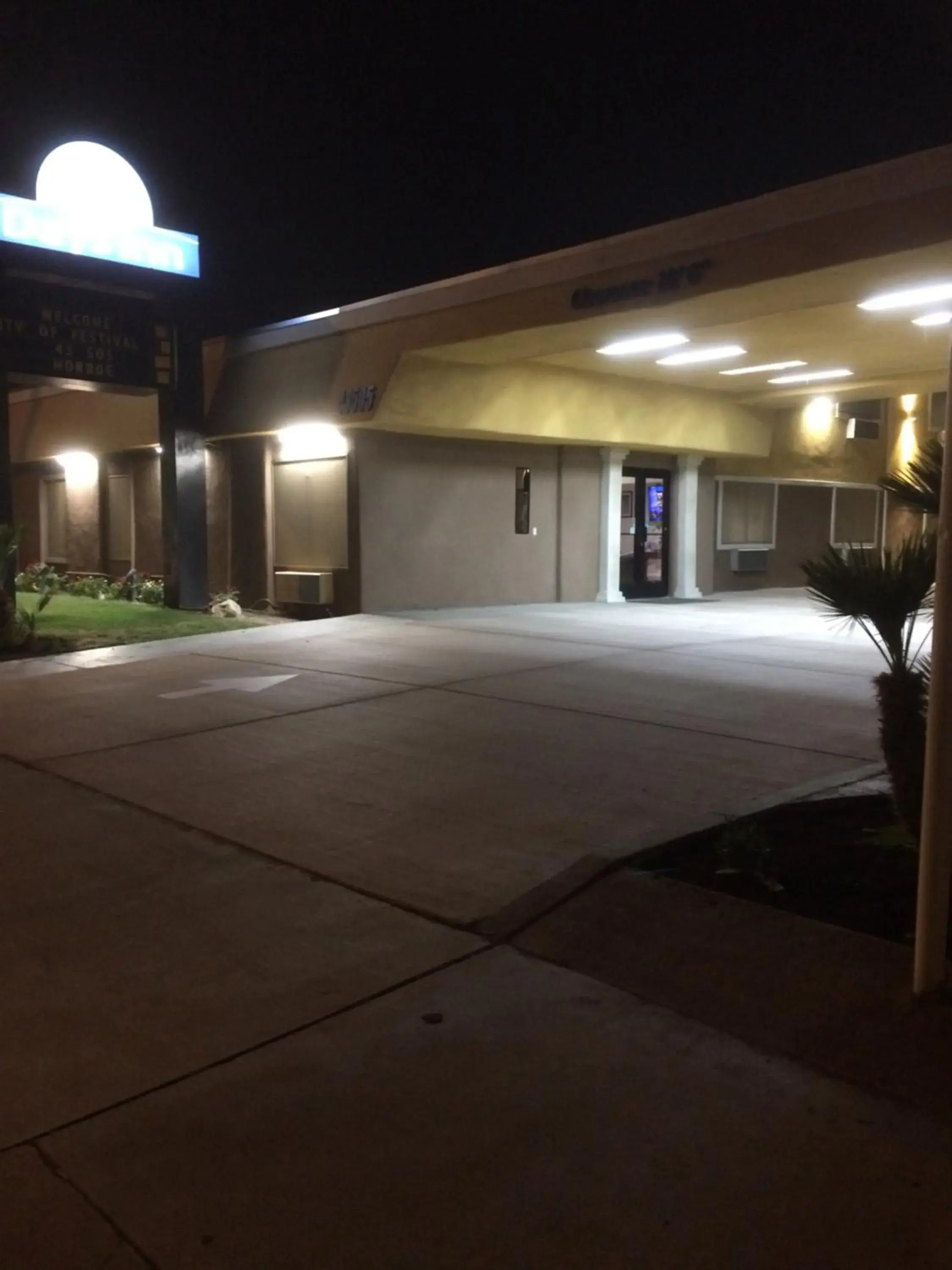 Facade/entrance in Days Inn by Wyndham Indio Facade/entrance in Days Inn by Wyndham Indio