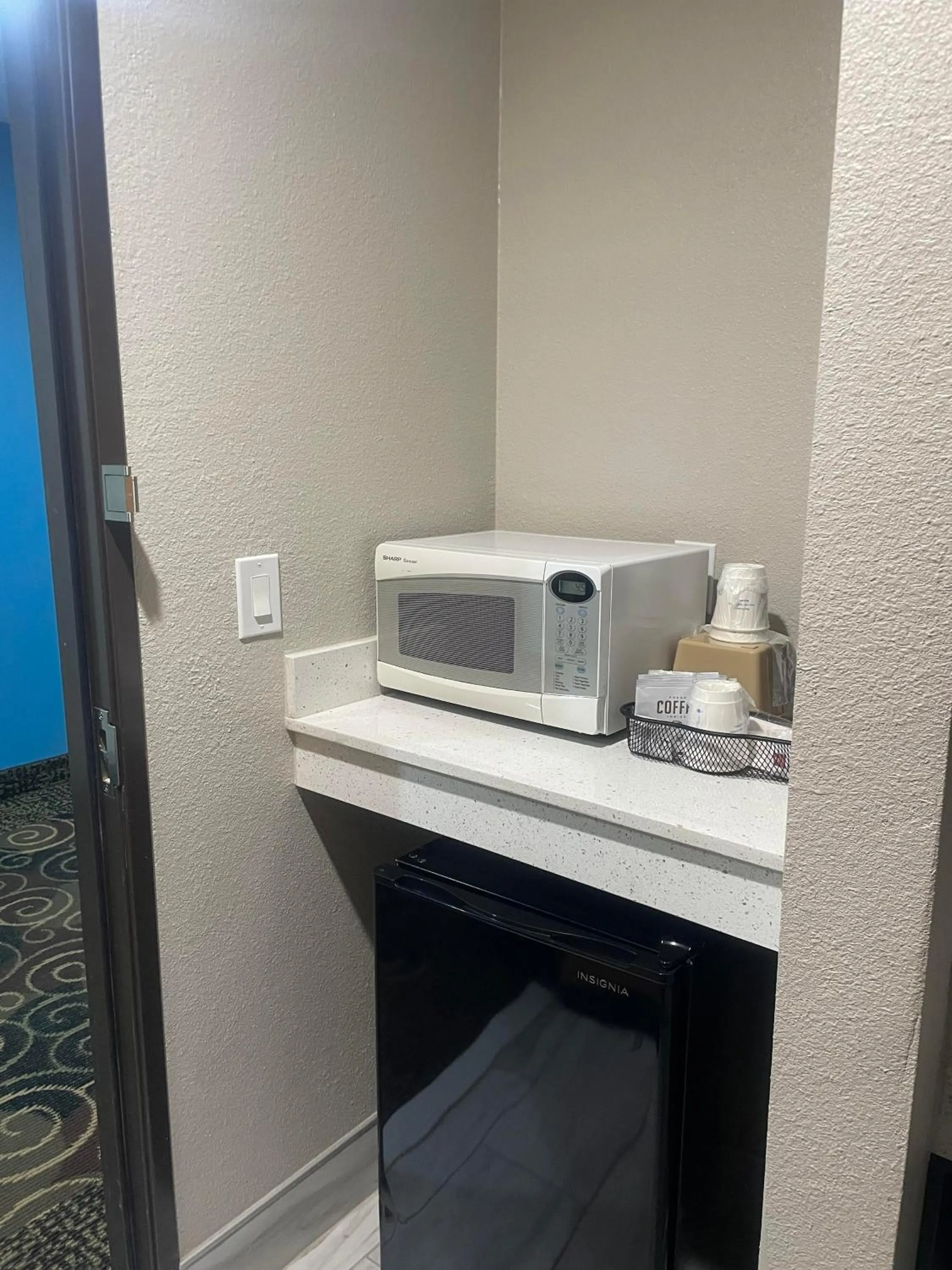 Guests in Days Inn by Wyndham Childress