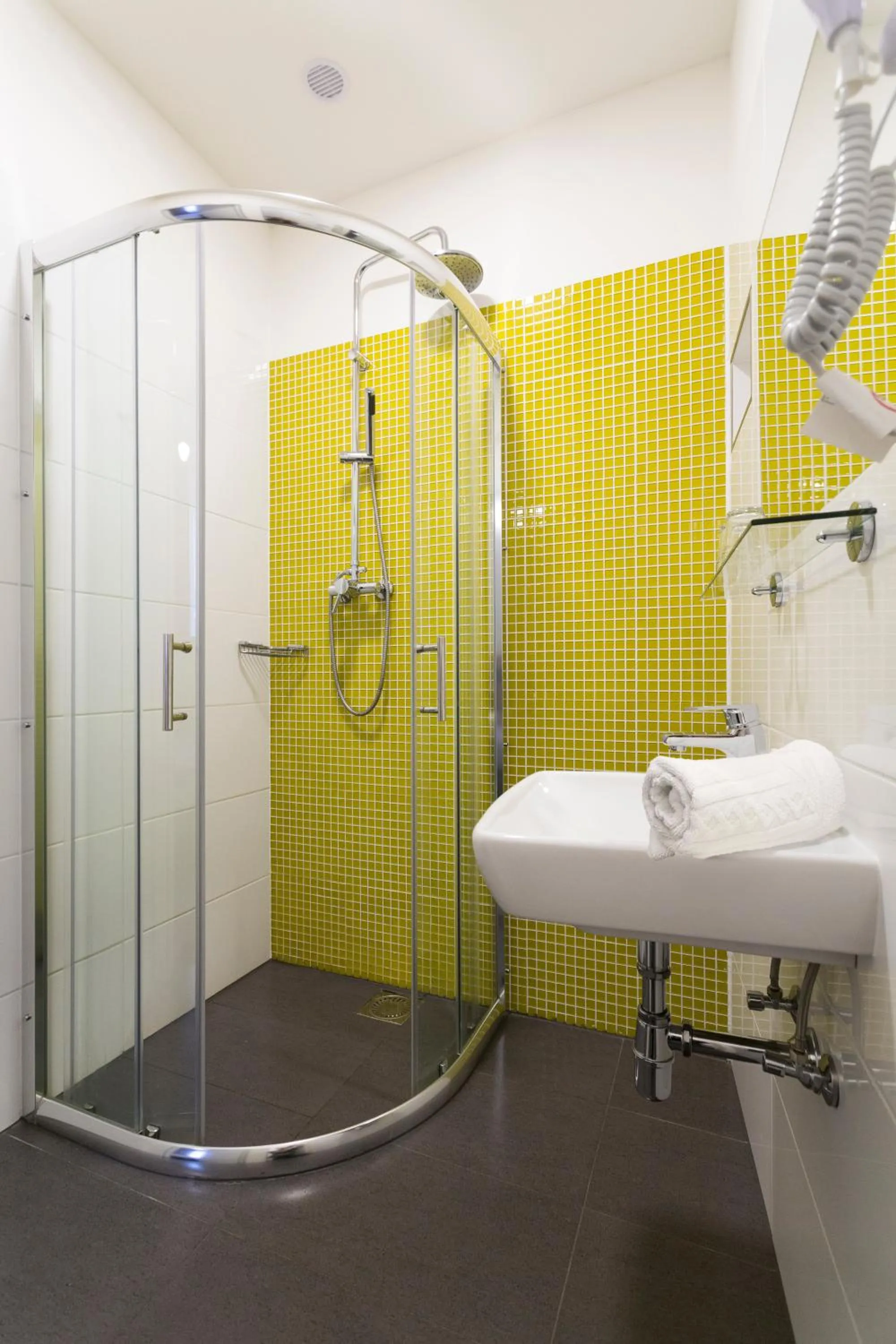 Bathroom in Pension Akat